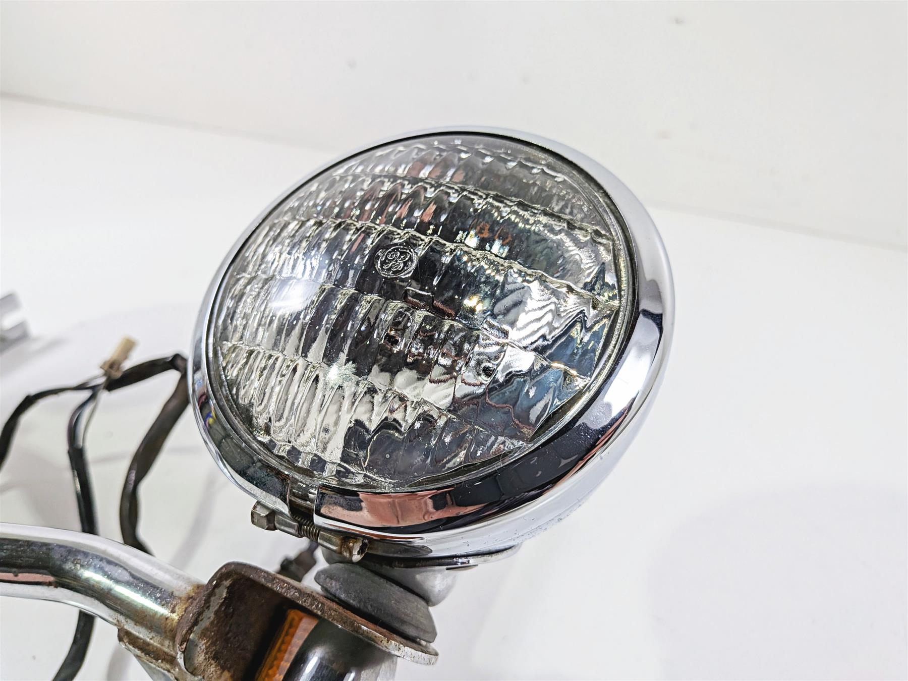 2001 Harley FLHRCI Road King Front Spot Light Blinker Set 68712-94A 68846-98C {{ shop.shopifyCountryName }} - Mototech271