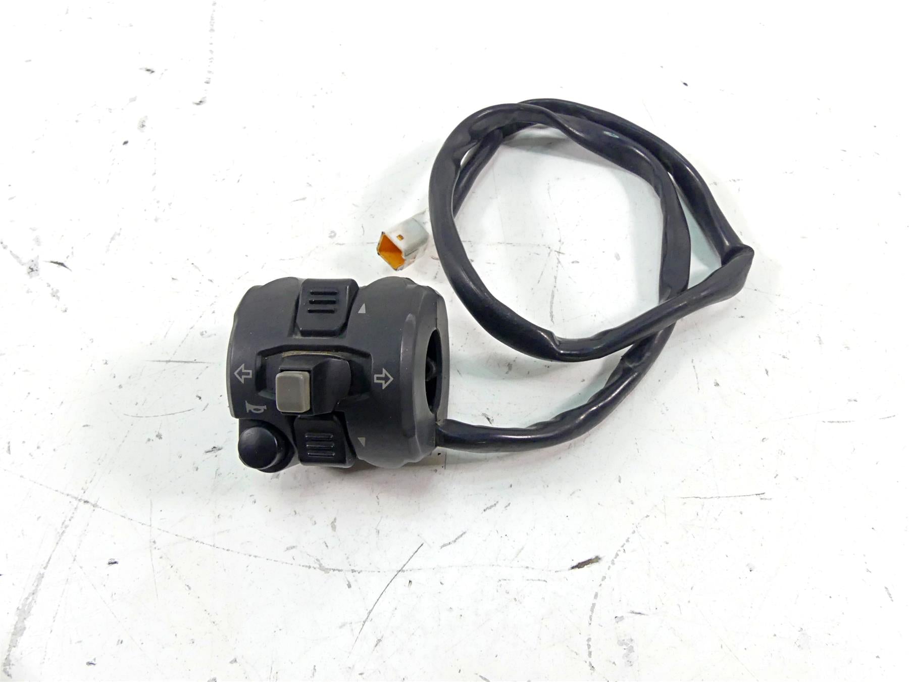 2013 Ducati Diavel Red Left Hand Light Blinker Control Switch 65110112E {{ shop.shopifyCountryName }} - Mototech271