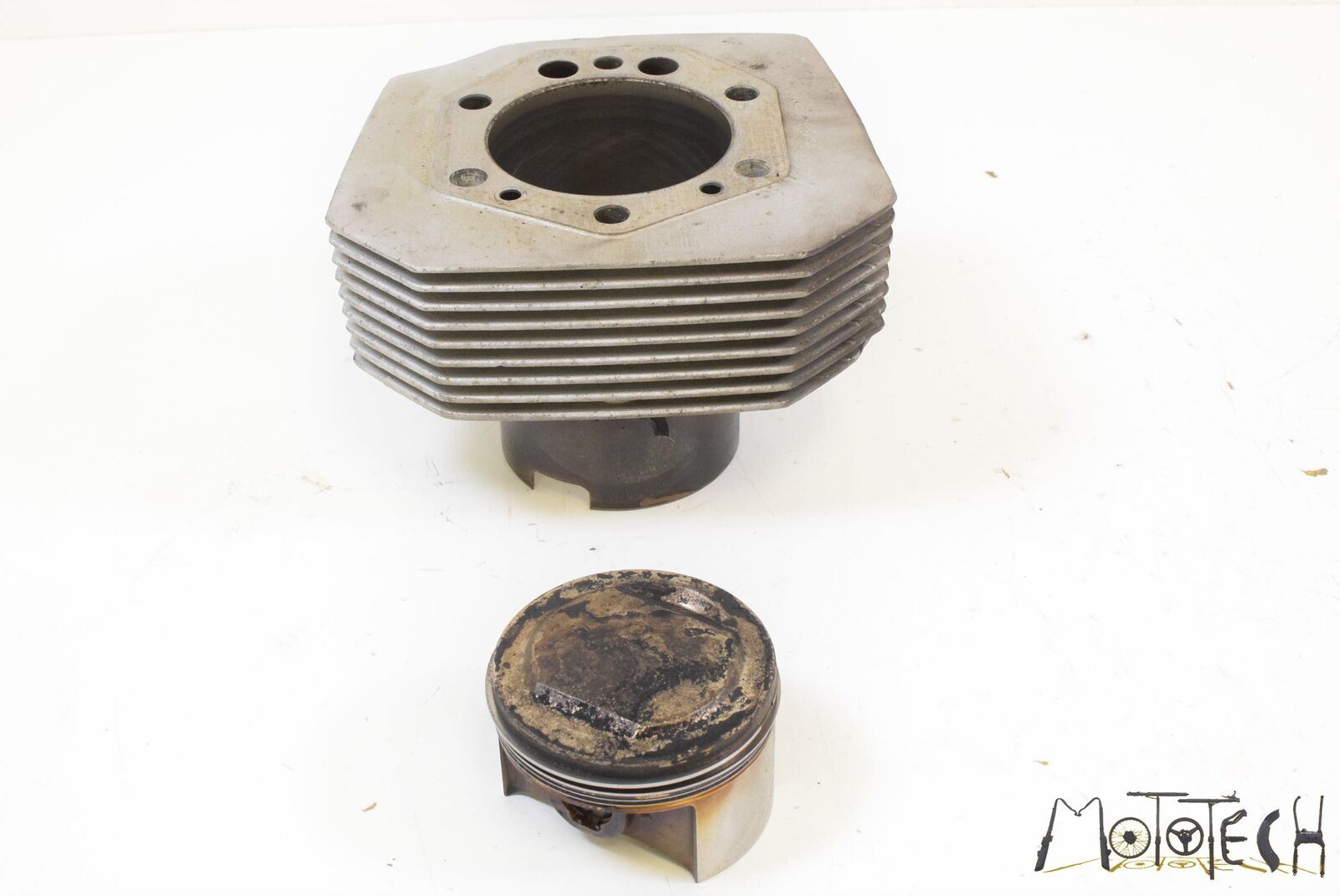 1998 Moto Guzzi V11 1100 California EV Right Cylinder Piston GU30060060 {{ shop.shopifyCountryName }} - Mototech271