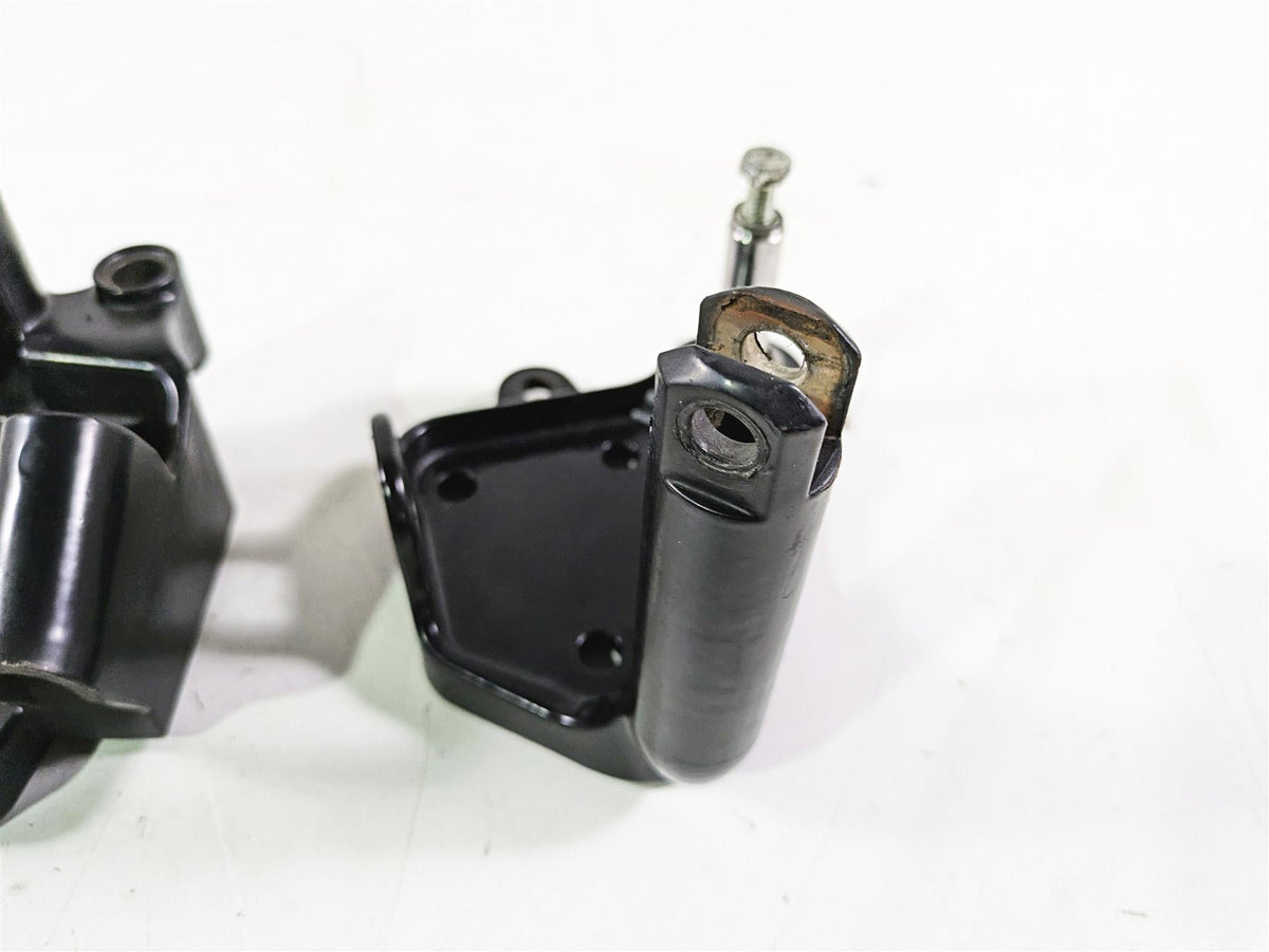 2003 Harley Softail FXSTDI Deuce 100th Front Footpeg Mounts 33683-00 42507-00B {{ shop.shopifyCountryName }} - Mototech271