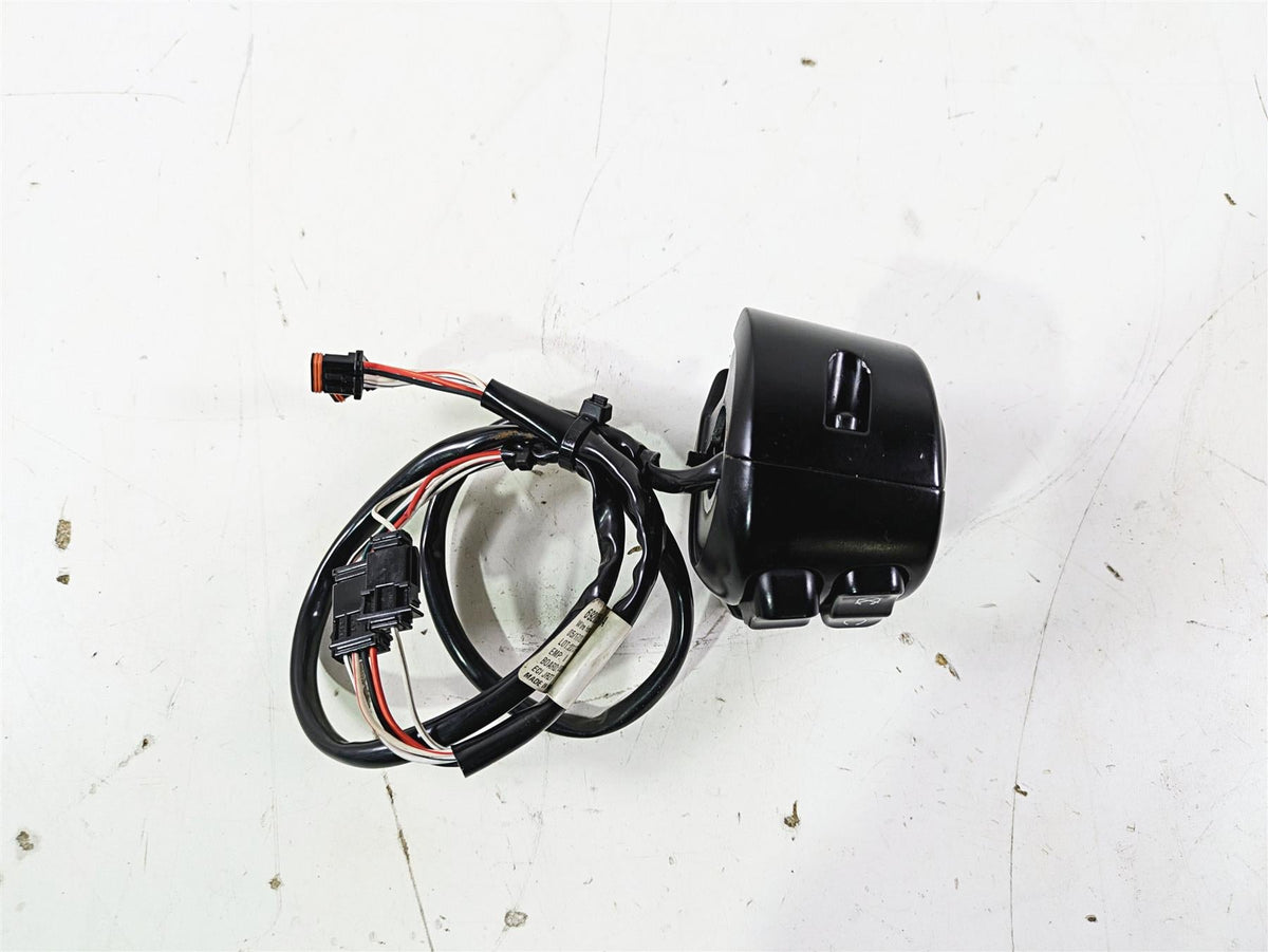 2016 Harley Touring FLTRX Road Glide Right Hand Control Switch 71500129C {{ shop.shopifyCountryName }} - Mototech271
