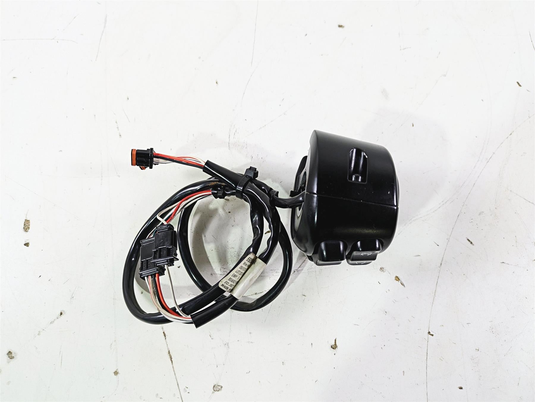 2016 Harley Touring FLTRX Road Glide Right Hand Control Switch 71500129C {{ shop.shopifyCountryName }} - Mototech271