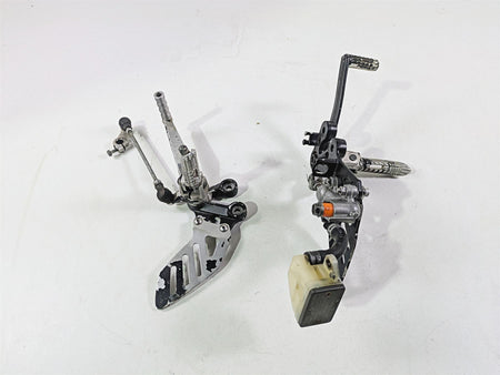 2006 Suzuki GSXR1000 K6 Front Left Right Footpeg Brake Master Set 43521-41G00 {{ shop.shopifyCountryName }} - Mototech271