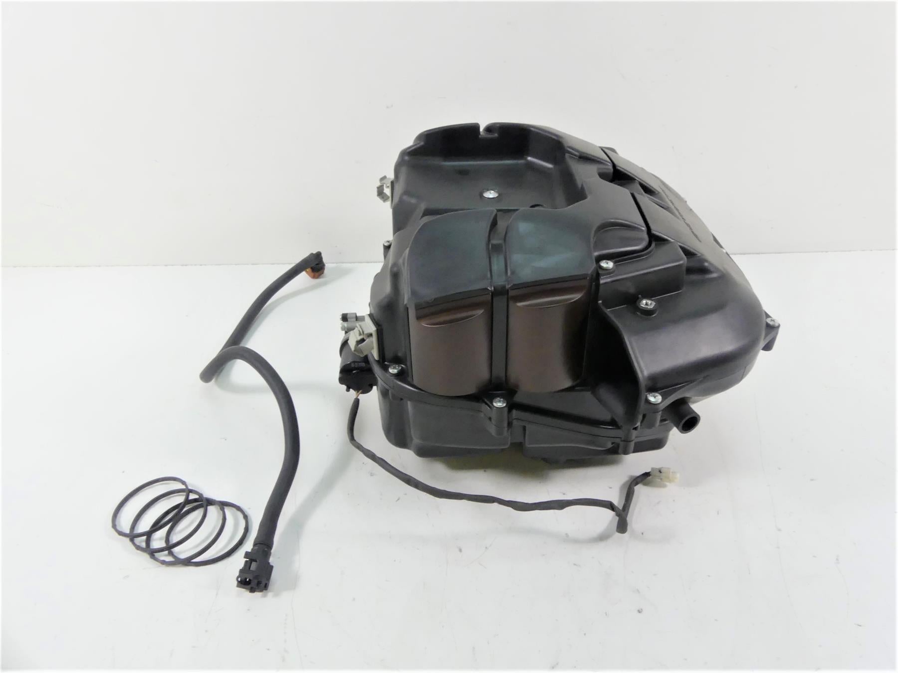2013 Yamaha VMX17 V-Max 1700 Air Box Filter Cleaner Breather Set 2S3-14411-00-00 {{ shop.shopifyCountryName }} - Mototech271