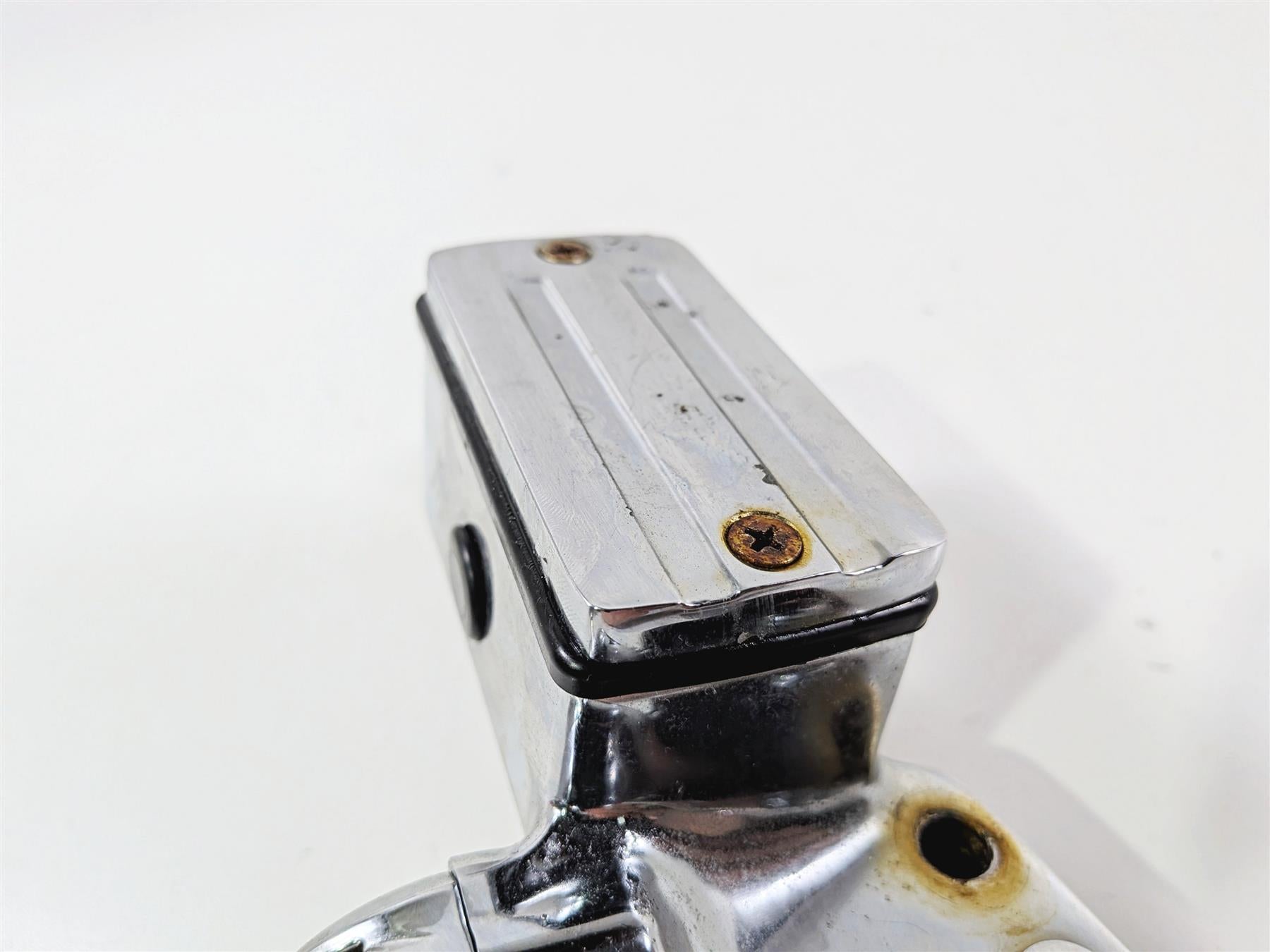 1993 Harley Touring FLHTCU Electra Glide Front Brake Master Cylinder 45013-93A {{ shop.shopifyCountryName }} - Mototech271