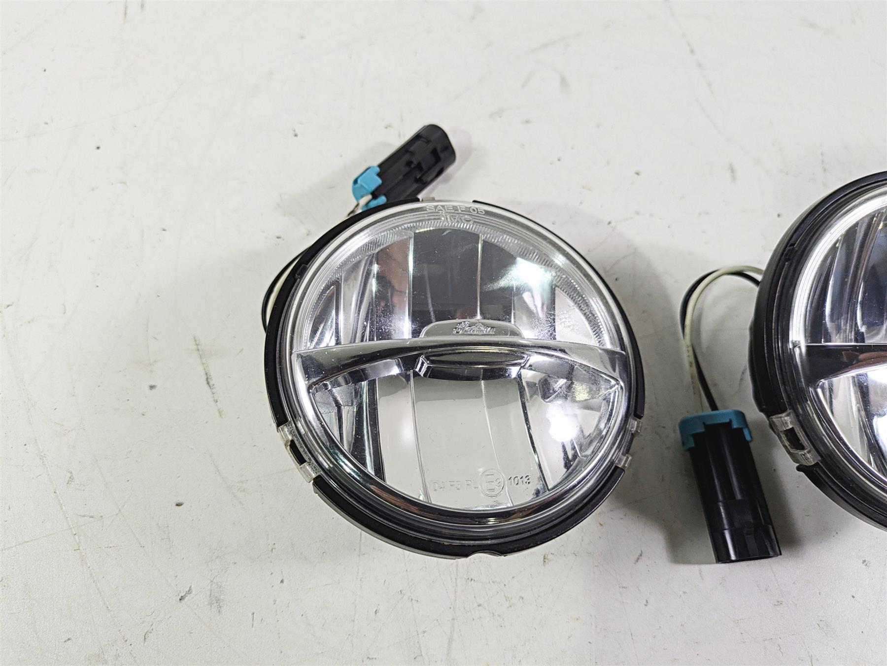 2018 Indian Chieftain Limited Front Fog Spot Light Lamp Lens Set 2412962 {{ shop.shopifyCountryName }} - Mototech271