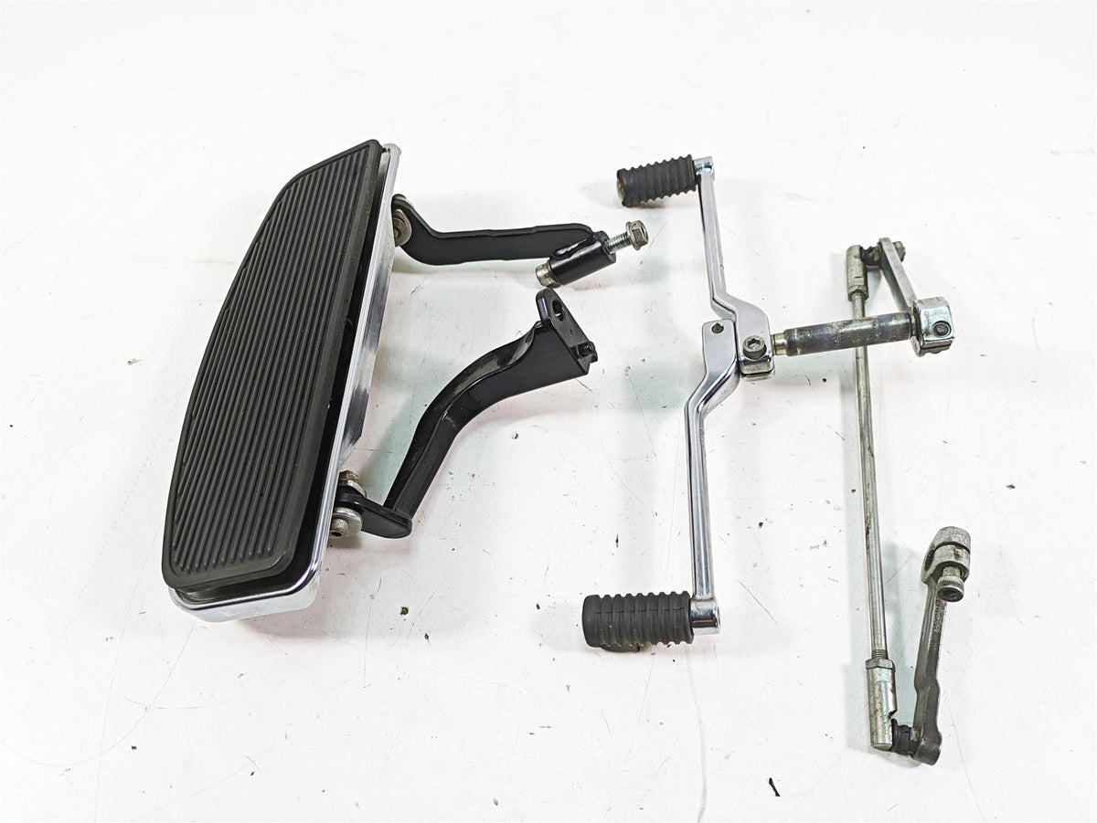 2011 Harley Touring FLHR Road King Front Left Floorboard & Shifter 50621-06 {{ shop.shopifyCountryName }} - Mototech271