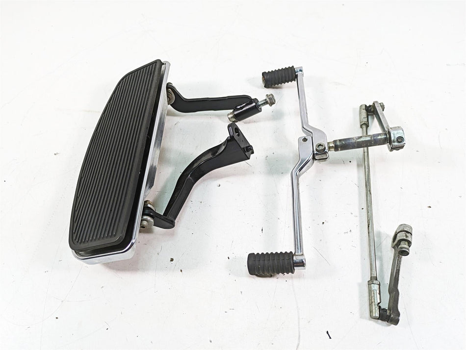 2011 Harley Touring FLHR Road King Front Left Floorboard & Shifter 50621-06 {{ shop.shopifyCountryName }} - Mototech271
