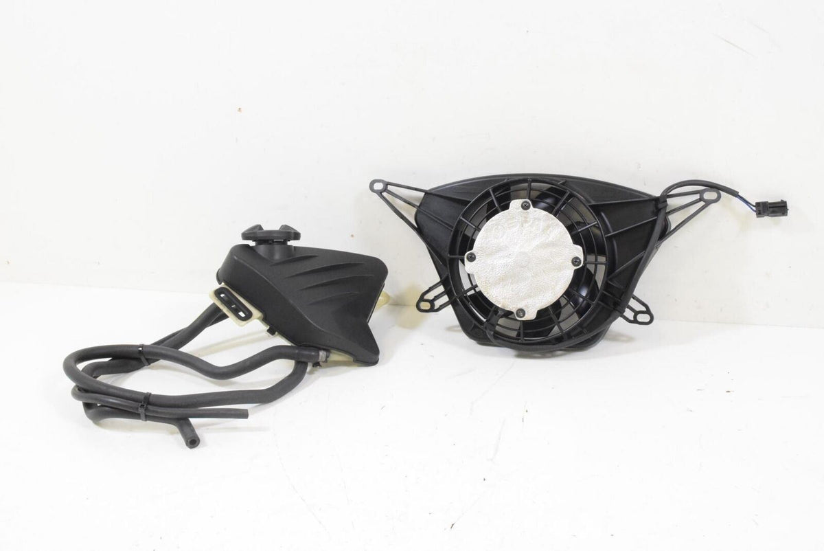 08 BMW K1200R K1200 R Sport K43 Radiator Cooling Fan & Reservoir 17117697291 {{ shop.shopifyCountryName }} - Mototech271