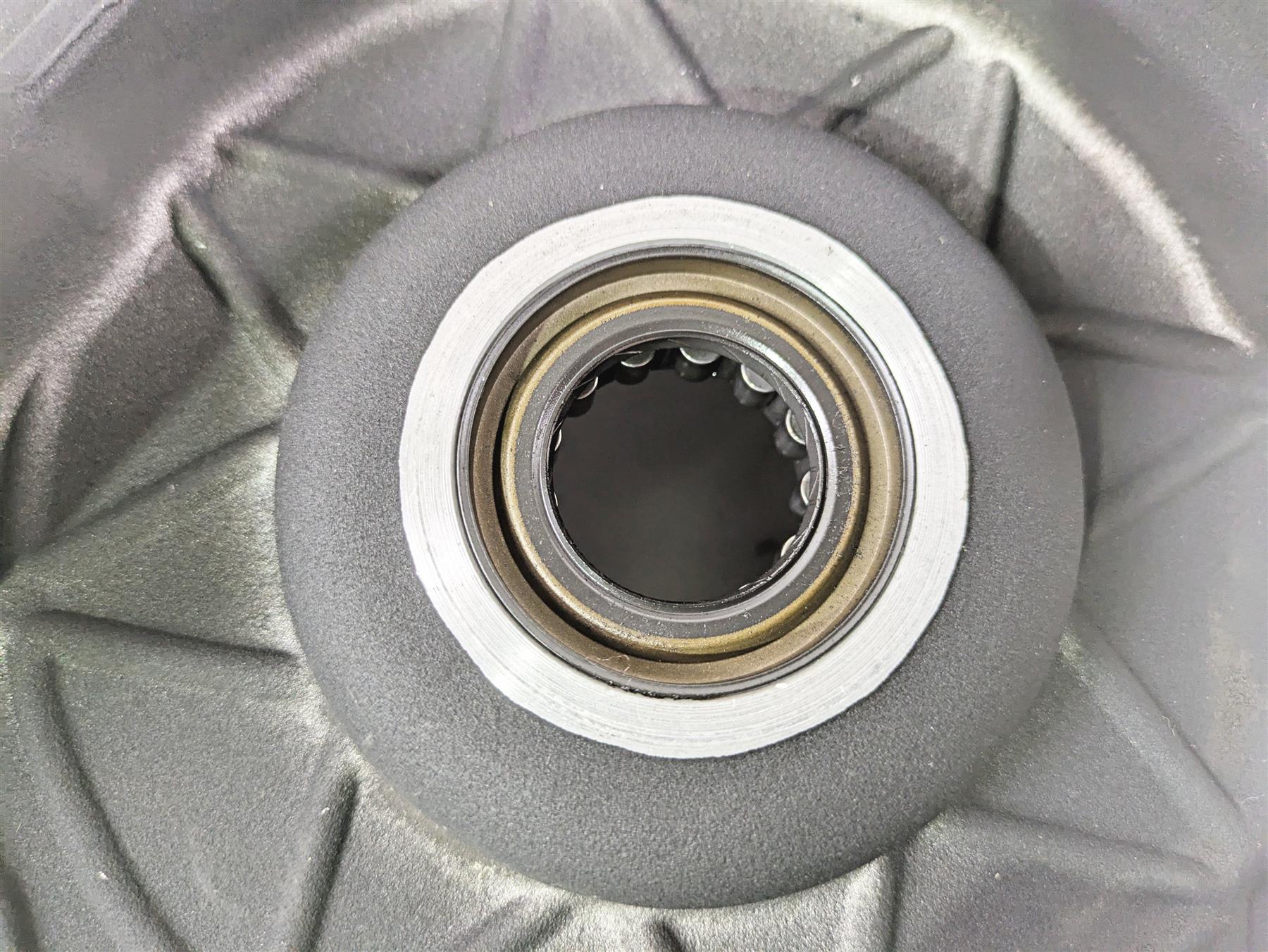 1999 Harley Touring FLHTCUI E-Glide Inner Primary Drive Clutch Cover 60677-94 {{ shop.shopifyCountryName }} - Mototech271