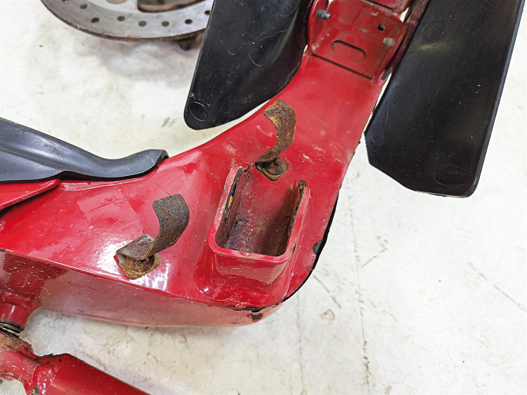 2021 Kawasaki Teryx KRX KRF 1000 ES Rear Left Trailing Arm Set 39007-0428 {{ shop.shopifyCountryName }} - Mototech271