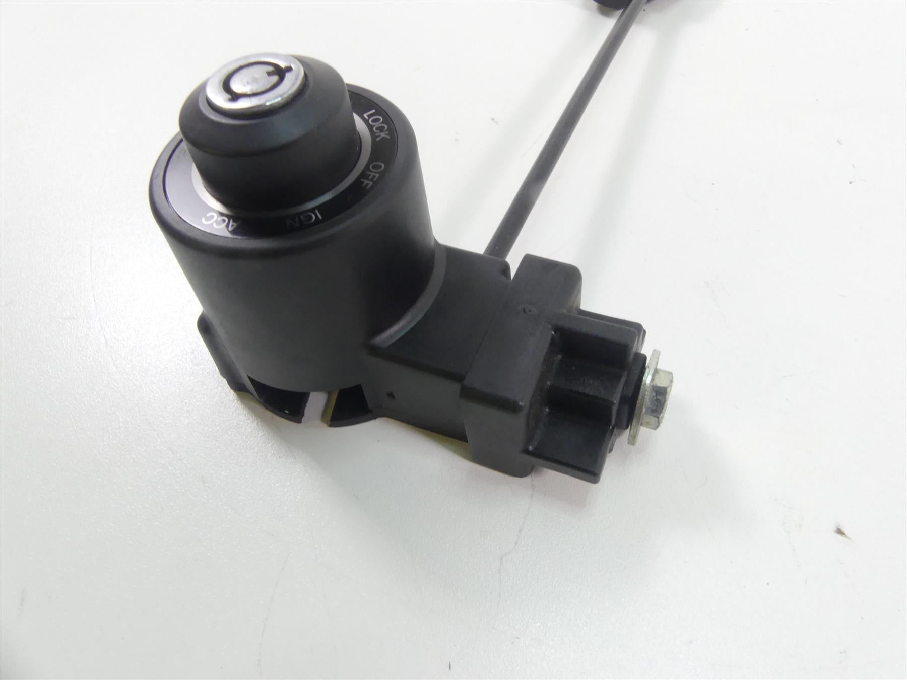 2006 Harley VRSCD Night Rod Ignition Switch Key Lock Set 71403-01 5238 ...