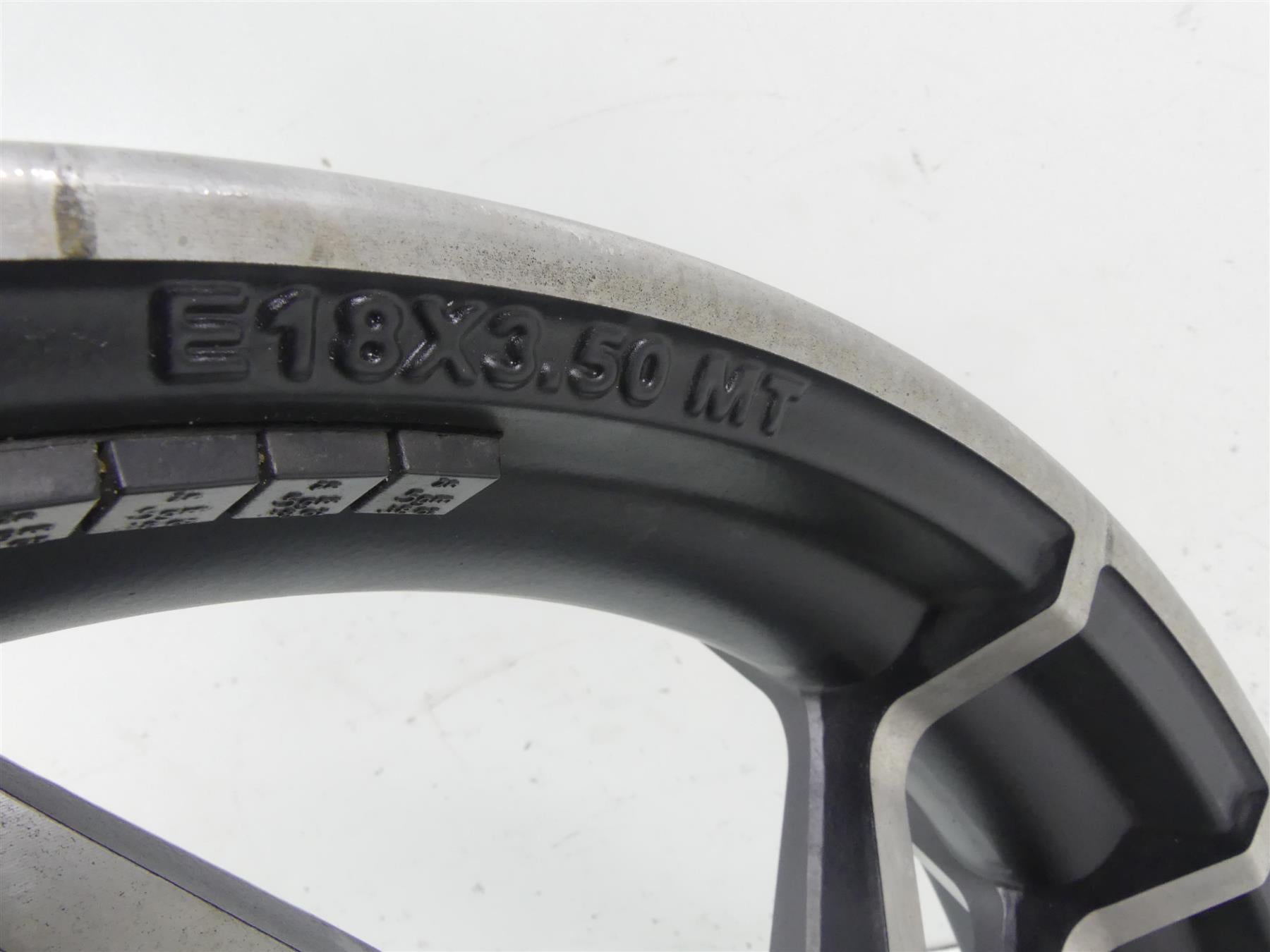 2019 Harley Softail FLSB Sport Glide Front Wheel Rim 18x3.5 -Dent 43300450 {{ shop.shopifyCountryName }} - Mototech271