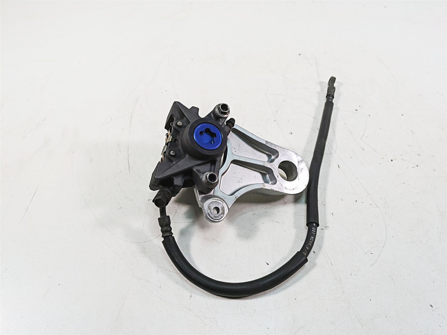 2002 Yamaha FZ1 FZS1000 Fazer Rear Brake Caliper + Line 5LV-2580W-00-00 {{ shop.shopifyCountryName }} - Mototech271