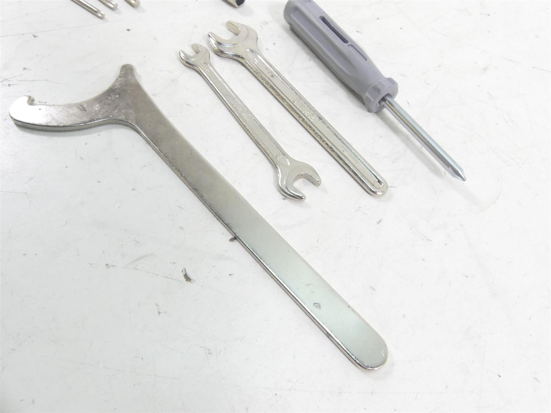 2008 BMW R1200GS K25 Owners Tools Tool Kit 71117712779 {{ shop.shopifyCountryName }} - Mototech271