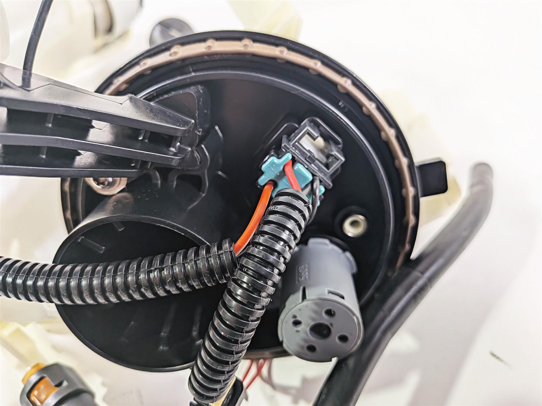 2020 Harley Touring FLTRK Road Glide Fuel Gas Petrol Pump 62908-08 75069-08D {{ shop.shopifyCountryName }} - Mototech271