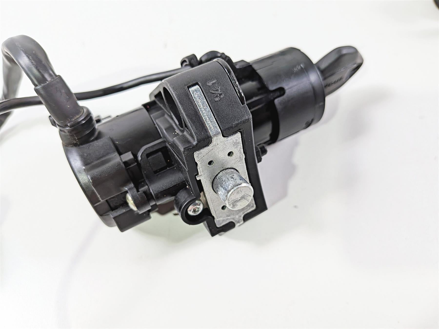 2022 Ducati Panigale V4 S V4S Ignition Switch Key Seat Fuel Lid Lock 59822511A-Mototech271
