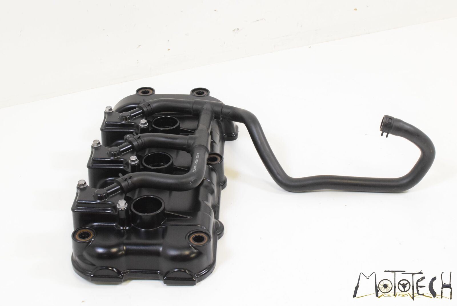 2012 Triumph 1050 Speed Triple Cylinderhead Cylinder Head Valve Cover T1261331 {{ shop.shopifyCountryName }} - Mototech271