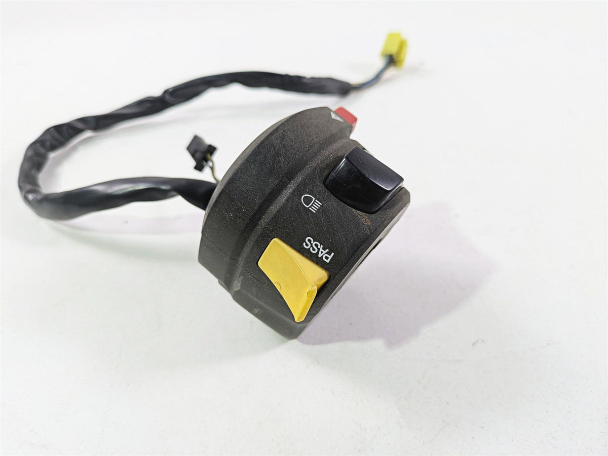 2006 Suzuki GSXR1000 K6 Left Hand Turn Signal Control Switch 37400-29G10 {{ shop.shopifyCountryName }} - Mototech271