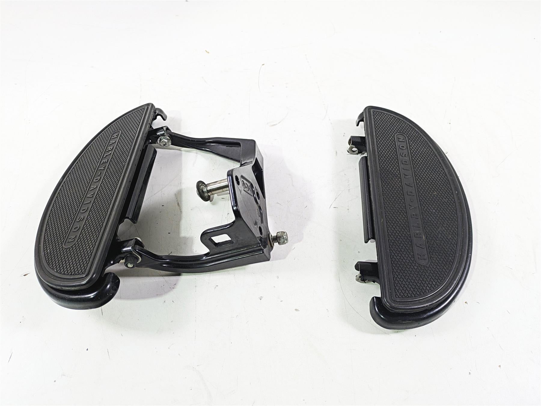2008 Harley FLSTSB Cross Bones Left Right Floor Board & Mount Set 50600026 {{ shop.shopifyCountryName }} - Mototech271