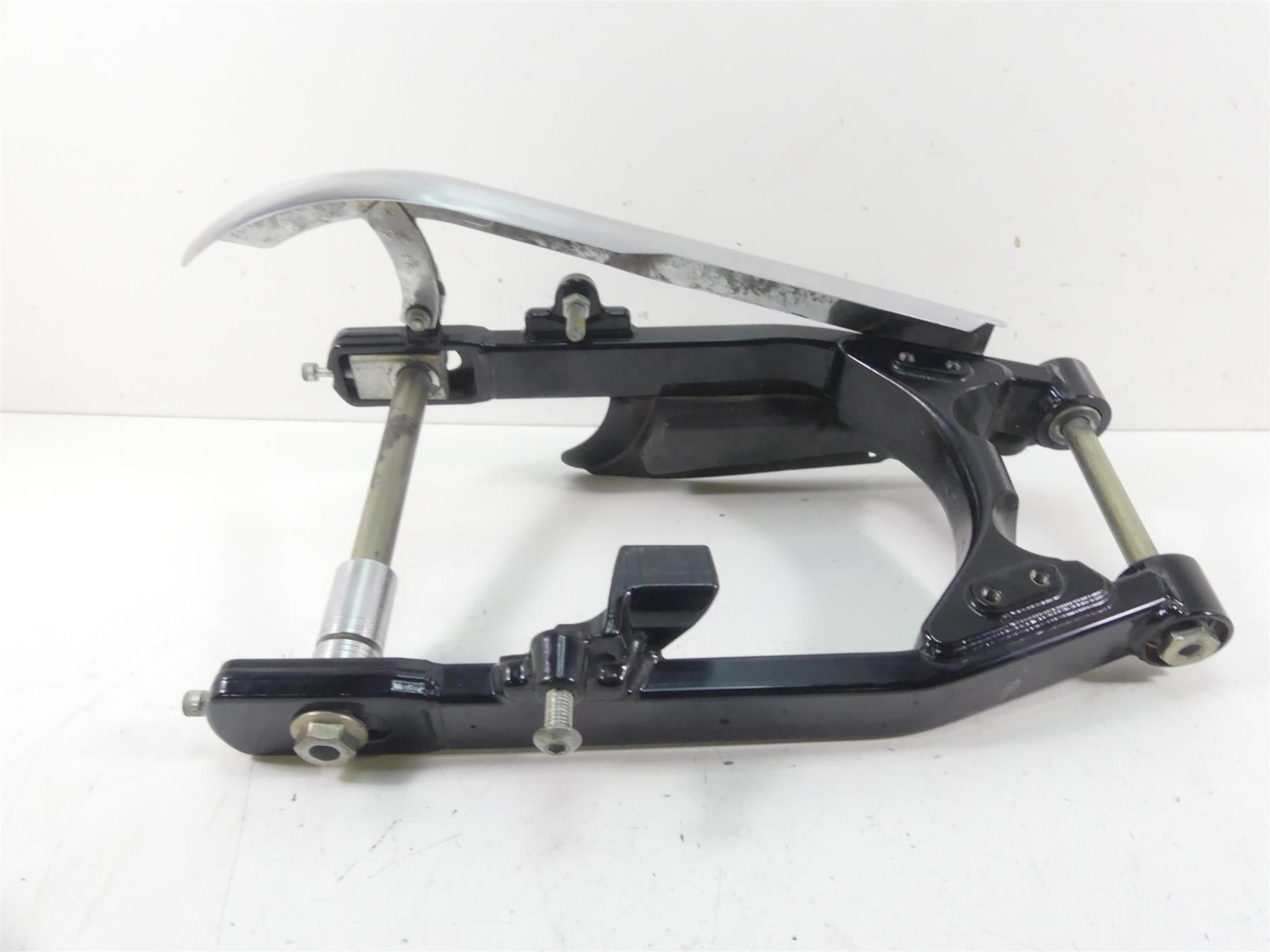 2009 Harley FXDF Dyna Fat Bob Rear Swingarm & Belt Guards & 25mm Axle 47820-06 {{ shop.shopifyCountryName }} - Mototech271