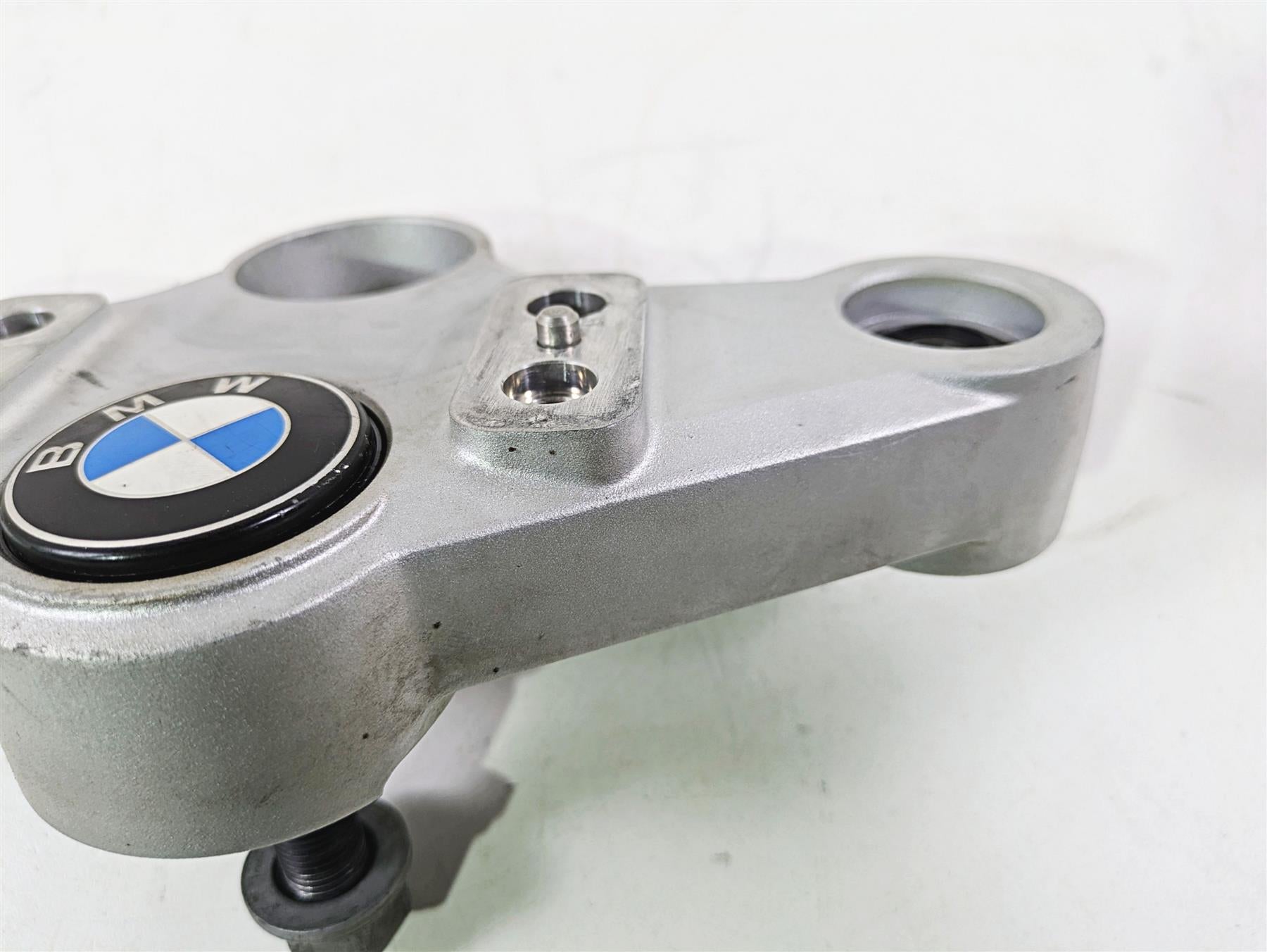 2009 BMW R1200GS K255 Adv Upper Triple Tree Steering Clamp 31427718170 {{ shop.shopifyCountryName }} - Mototech271