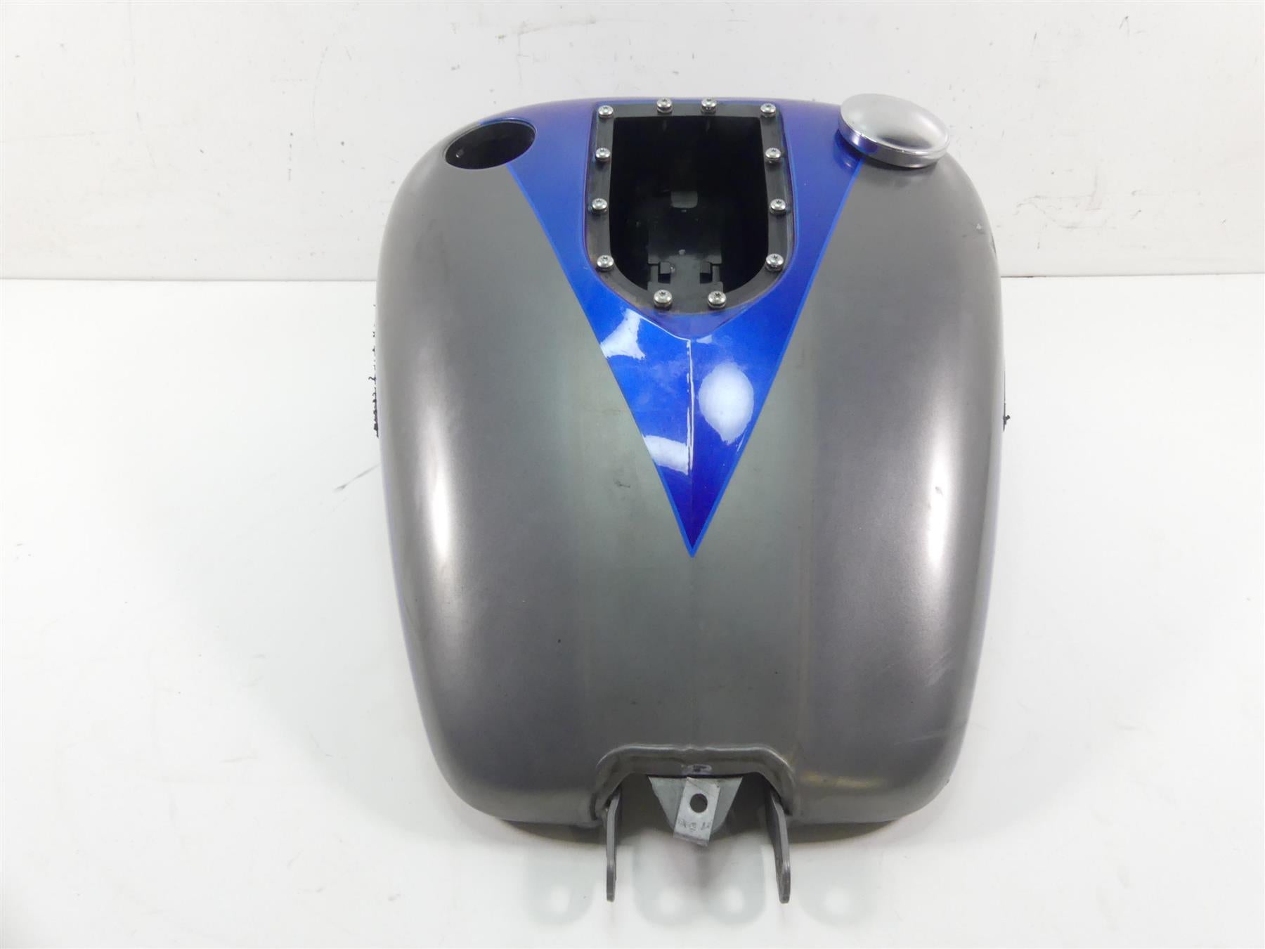 2009 Harley Dyna FXDF SE CVO Fat Bob Fuel Gas Petrol Tank 61723-09 {{ shop.shopifyCountryName }} - Mototech271