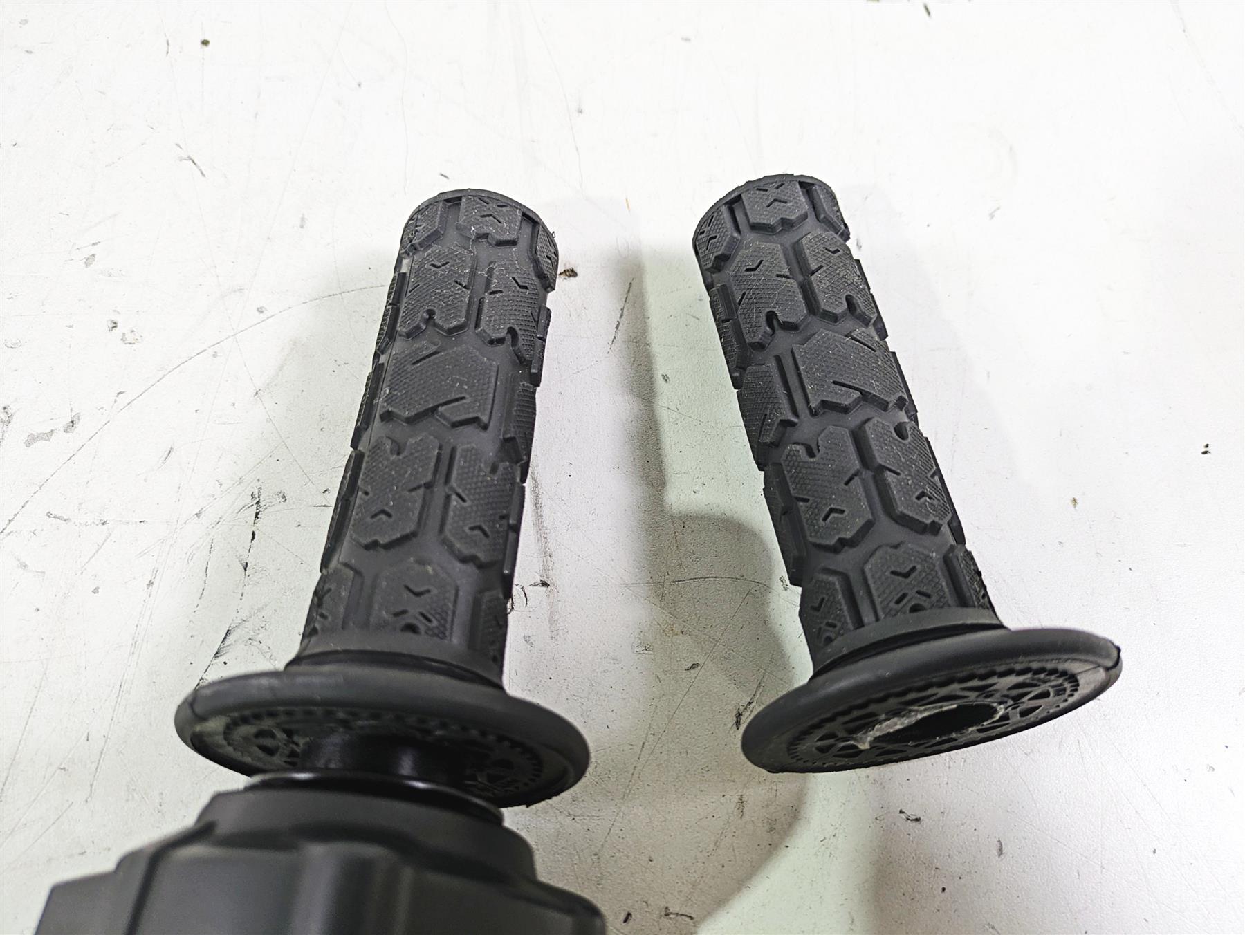2020 Triumph Street Scrambler 900 Ride Fly By Wire Throttle Control T2044045 {{ shop.shopifyCountryName }} - Mototech271