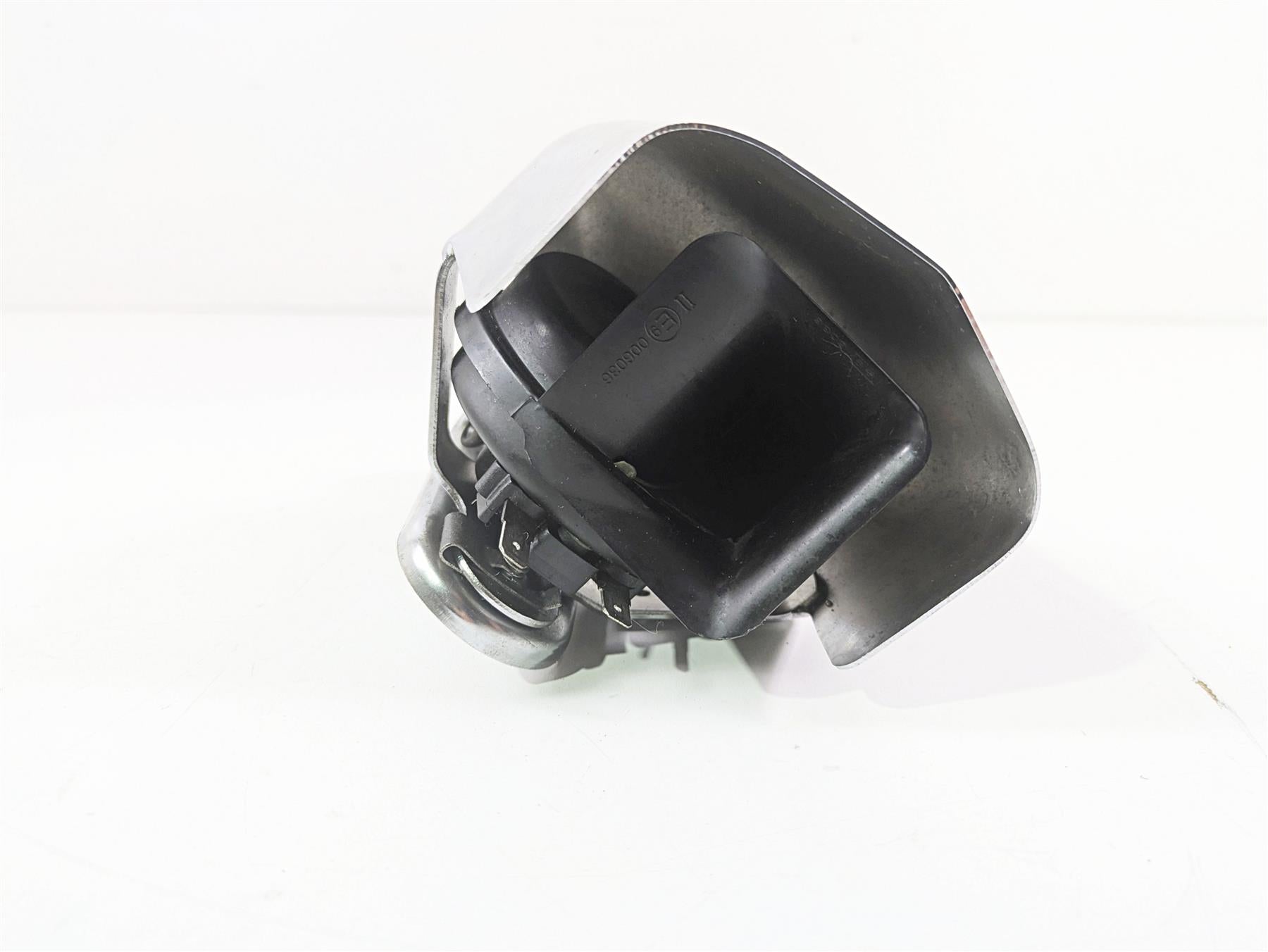 2010 Harley Touring FLHXSE CVO Street Glide Horn & Chrome Cover 69060-90H {{ shop.shopifyCountryName }} - Mototech271