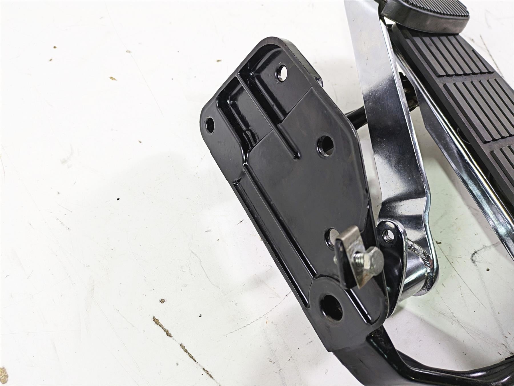 1992 Harley FLSTC Softail Heritage Right Floor Board Brake Pedal Set 42431-87 {{ shop.shopifyCountryName }} - Mototech271