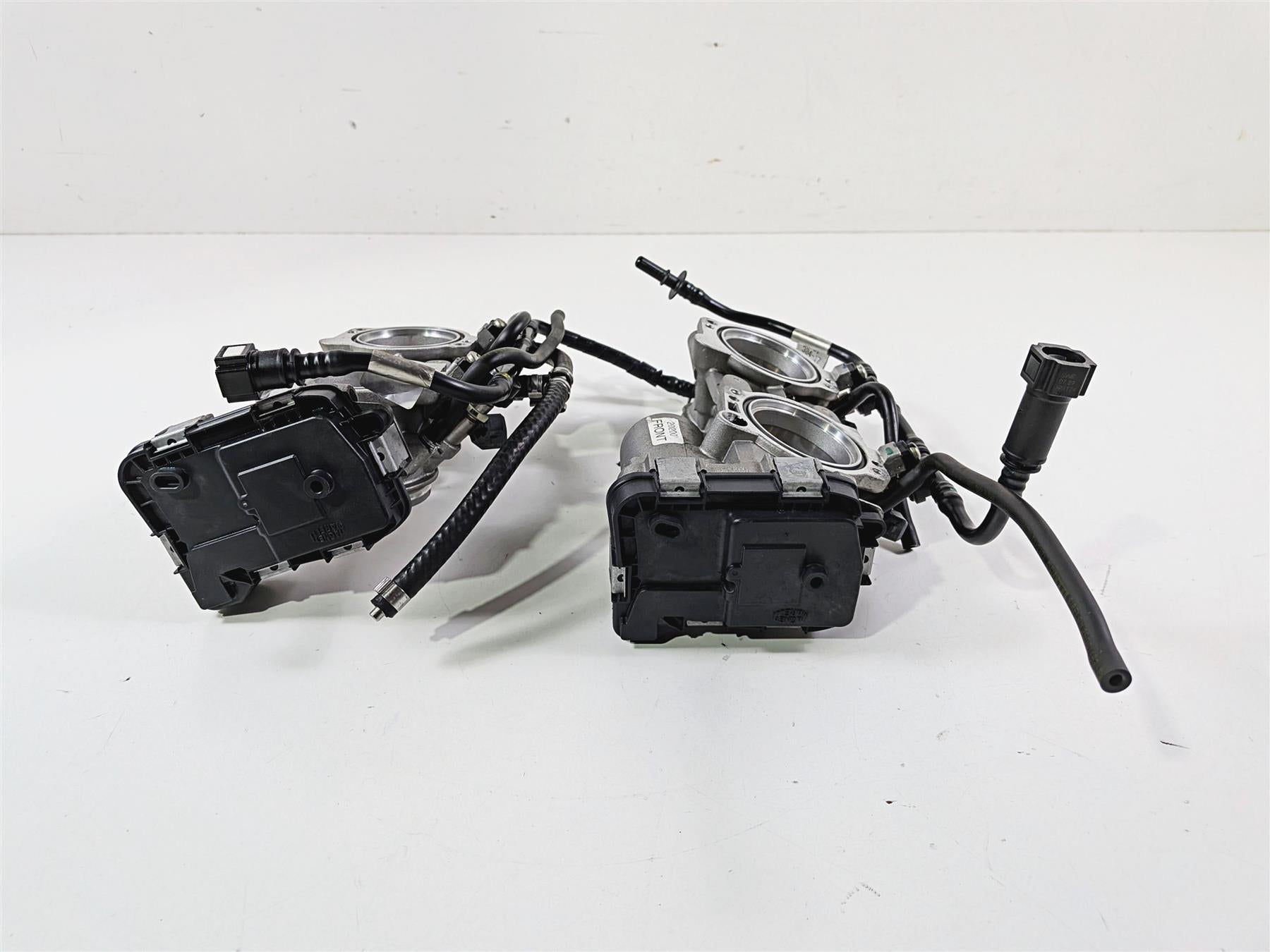 2018 Aprilia RSV4 RR Throttle Body Fuel Injection Set 857303 857304 {{ shop.shopifyCountryName }} - Mototech271