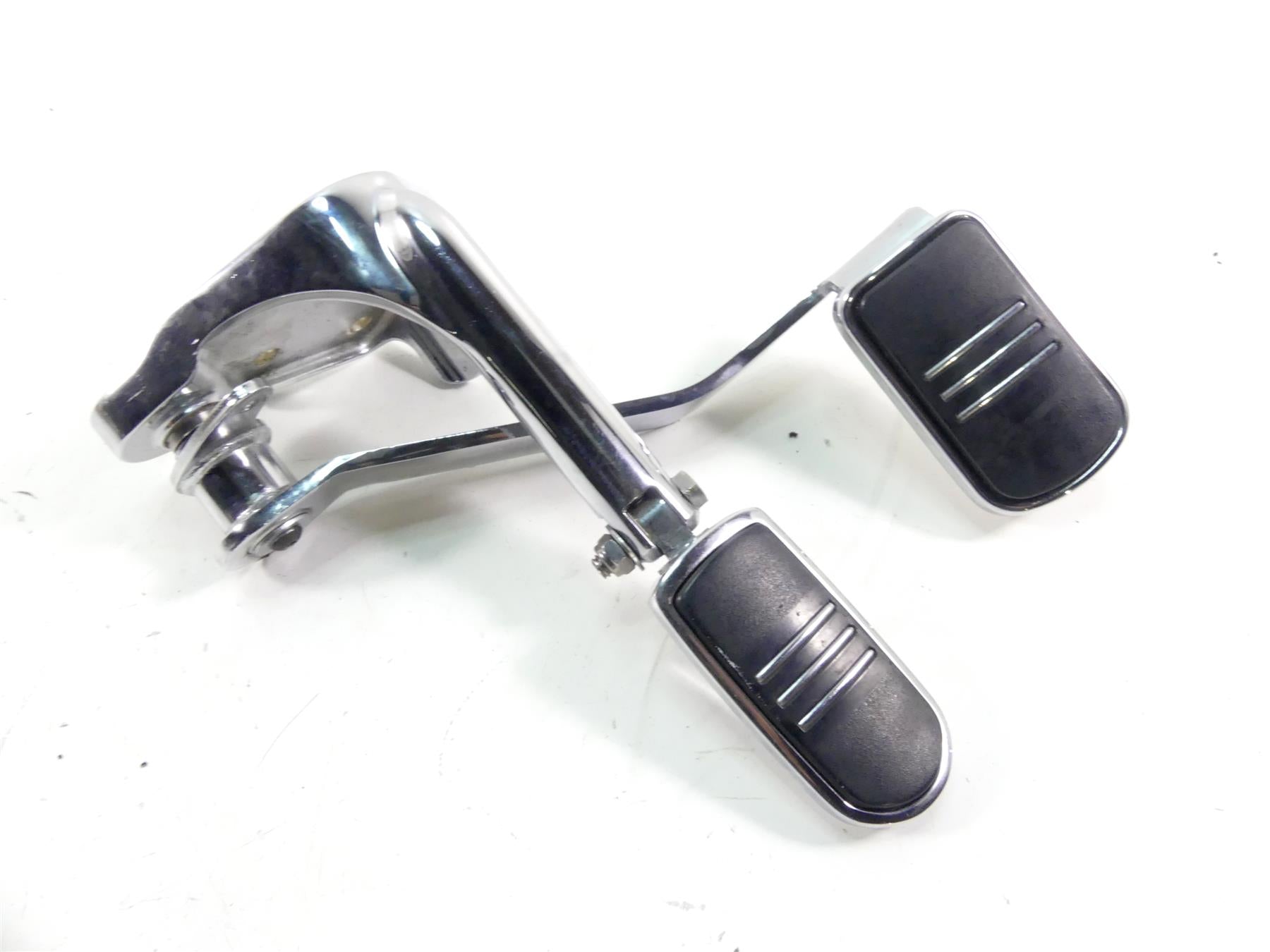 2017 Harley Softail FXSB Breakout Front Right Chrome Footpeg & Br Pedal 42508-11 {{ shop.shopifyCountryName }} - Mototech271