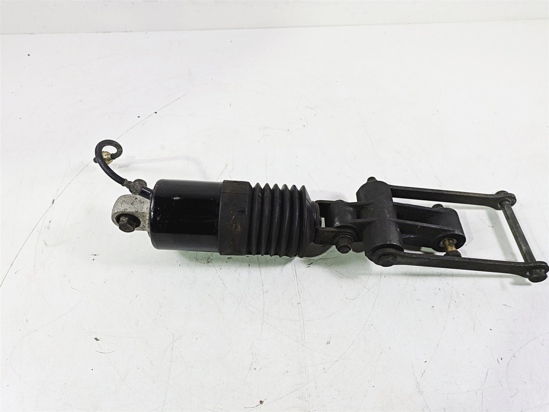 2004 Yamaha XVZ1300 Royal Star Rear Shock Damper & Links 4XY-22210-00-00 {{ shop.shopifyCountryName }} - Mototech271