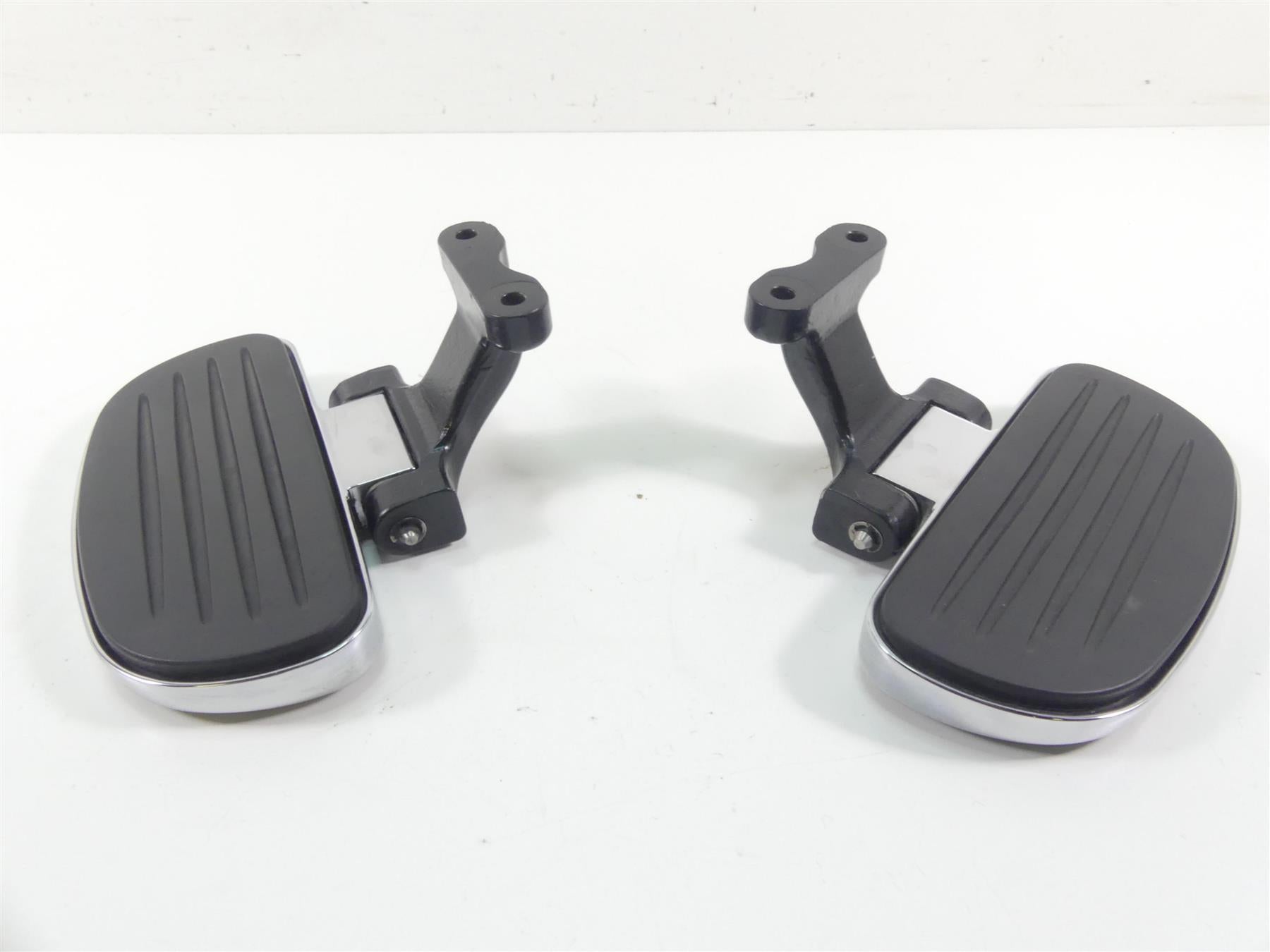 2013 Triumph Rocket 3 Touring Rear Passenger Foot Peg Floor Board Set T2081423 {{ shop.shopifyCountryName }} - Mototech271