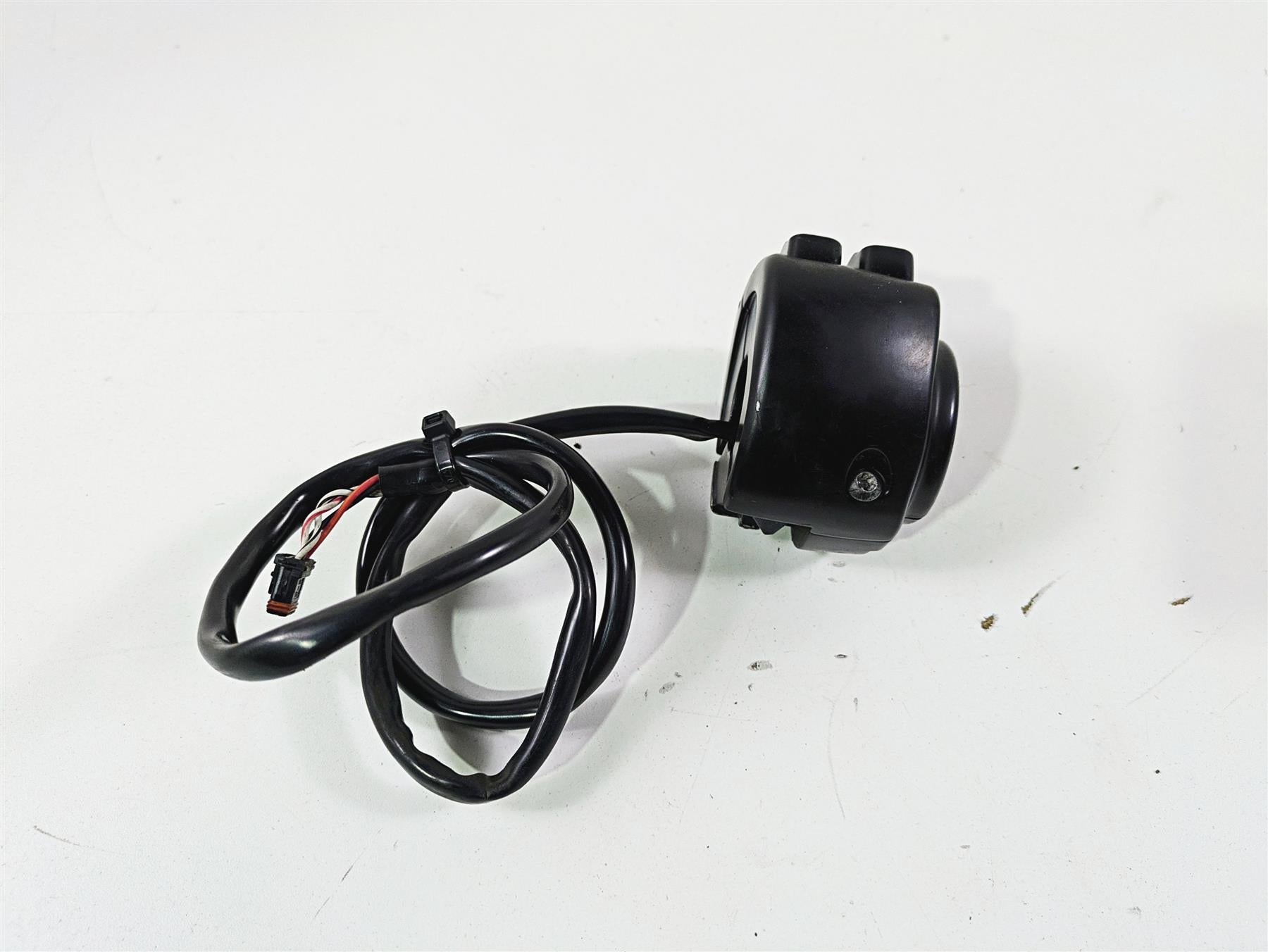 2014 Harley FLS Softail Slim Left Hand Control Turn Signal Switch 72949-12A {{ shop.shopifyCountryName }} - Mototech271