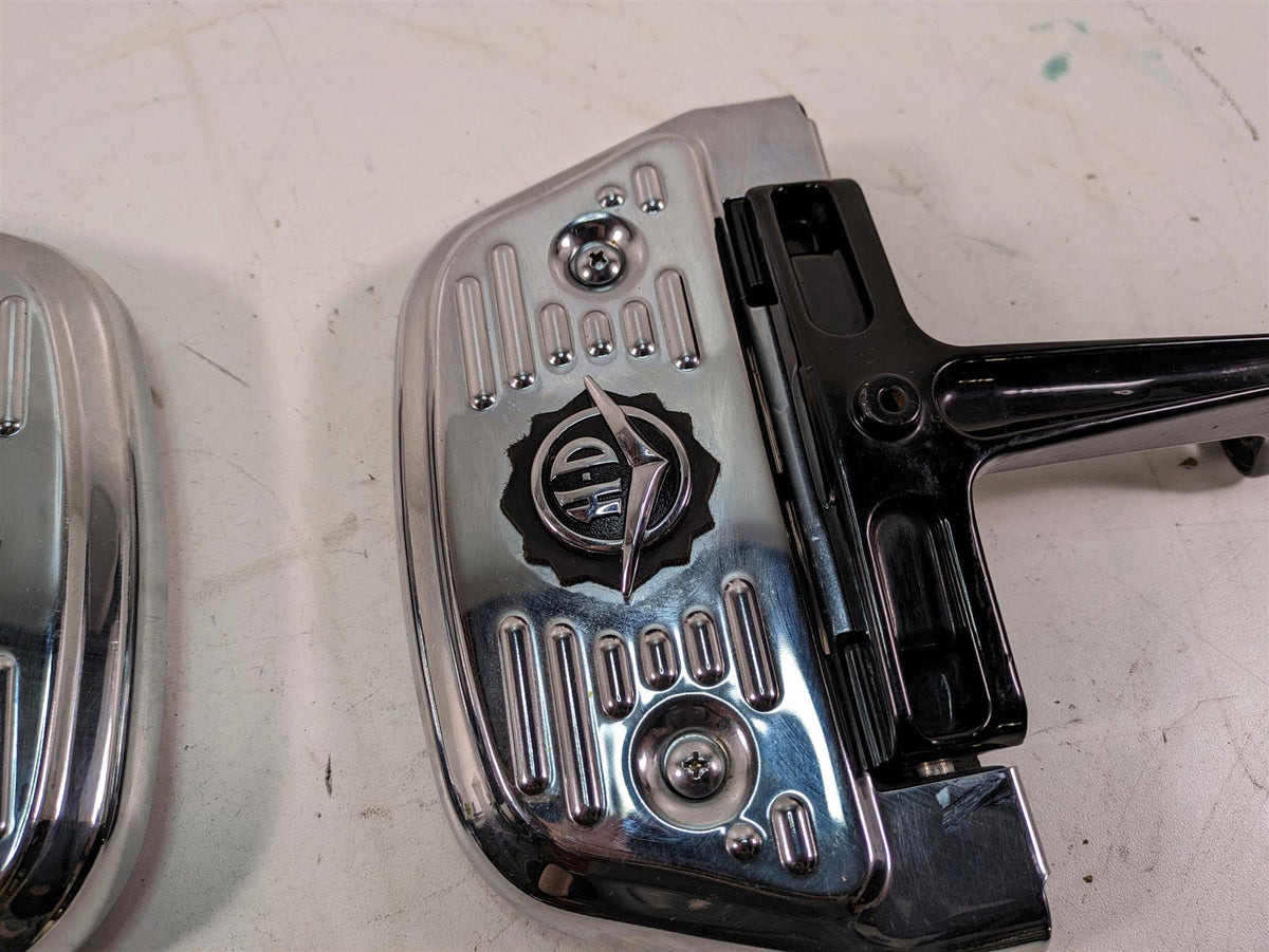 2006 Harley Touring FLHTCUI Electra Glide Passenger Floor Board Set 52719-93B {{ shop.shopifyCountryName }} - Mototech271