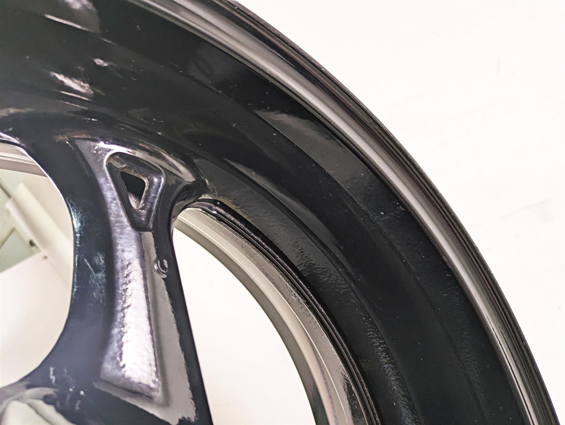 2018 Suzuki GSX1300 R Hayabusa Straight 17x6 Rear Wheel Rim 64111-15H11 {{ shop.shopifyCountryName }} - Mototech271