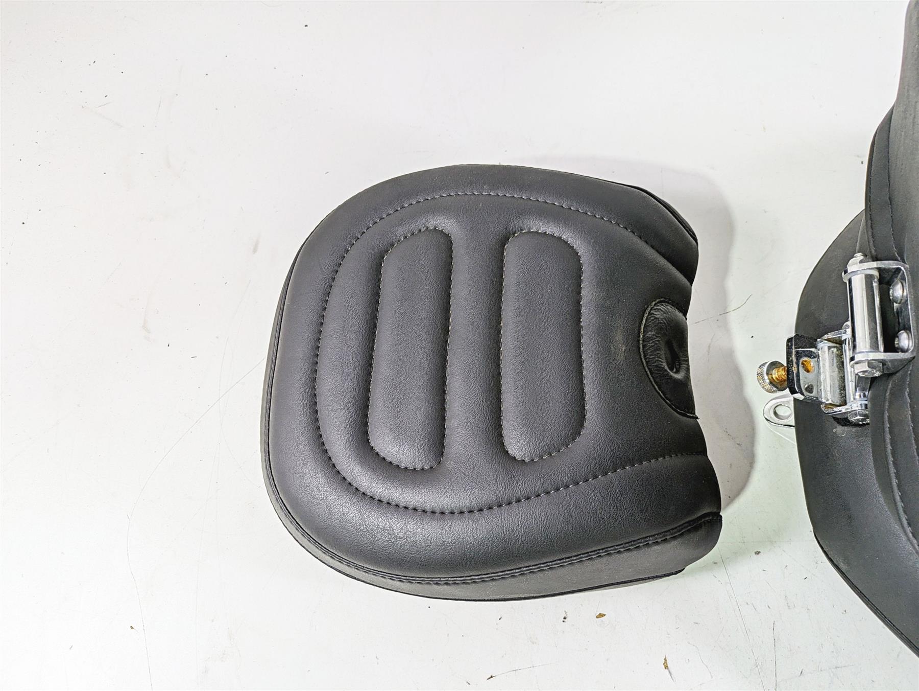 2018 Harley Softail FXFBS Fat Bob Mustang Touring Seat Saddle & Backrest 79334 {{ shop.shopifyCountryName }} - Mototech271