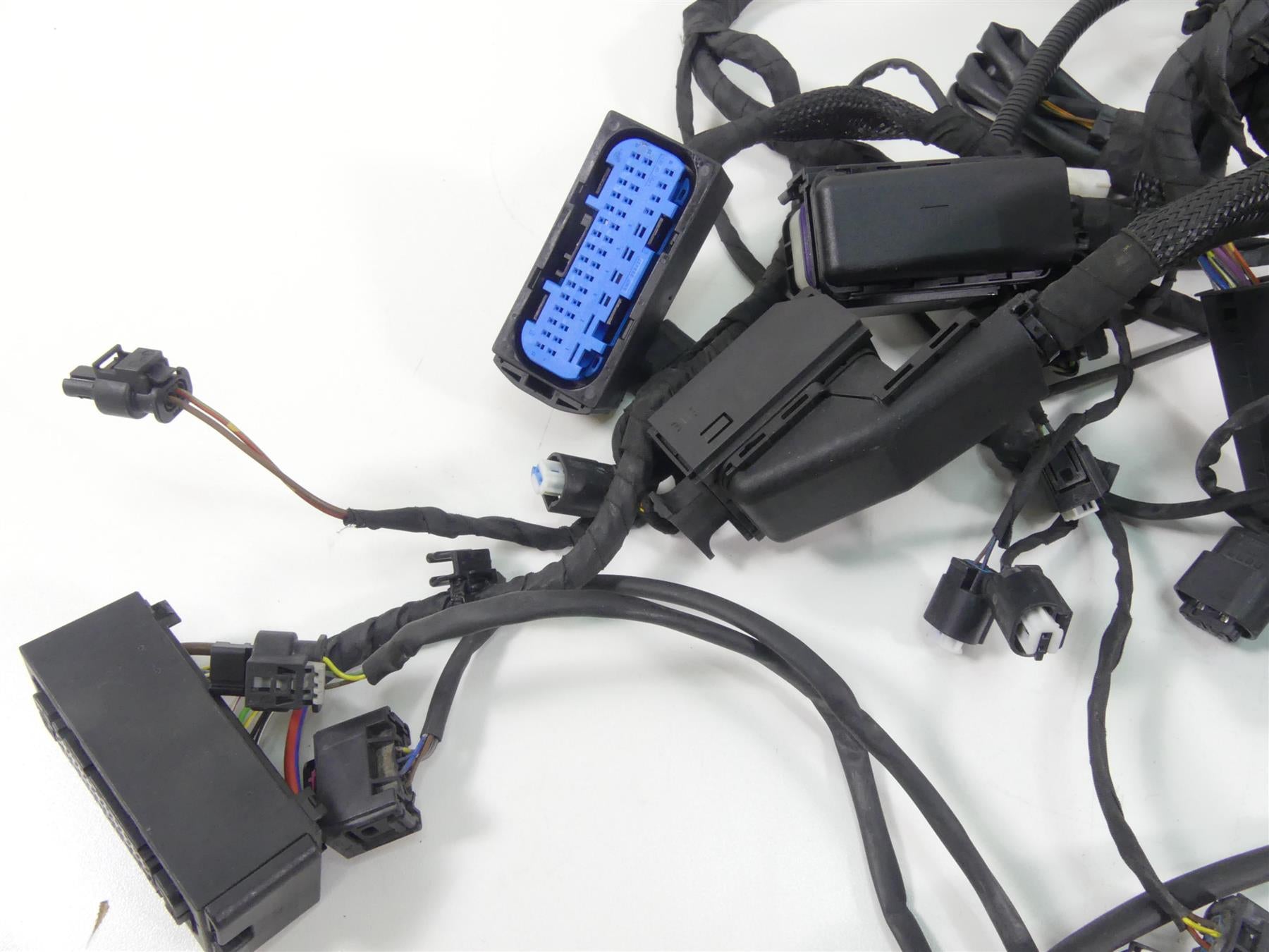 2014 BMW K1600 GTL K48 Wiring Harness & Engine Harness Abs Esa 61118528413 {{ shop.shopifyCountryName }} - Mototech271