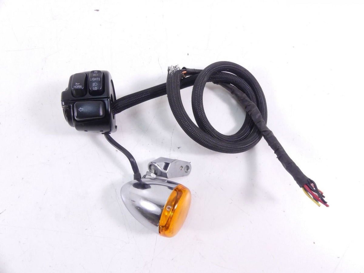 2009 Harley FXDF Dyna Fat Bob Left Control Switch & Blinker 71682-06A {{ shop.shopifyCountryName }} - Mototech271