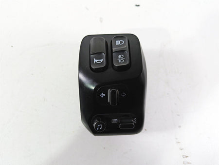 2018 Indian Chieftain Dark Horse Left Hand Control Switch 4016912 4018465 {{ shop.shopifyCountryName }} - Mototech271