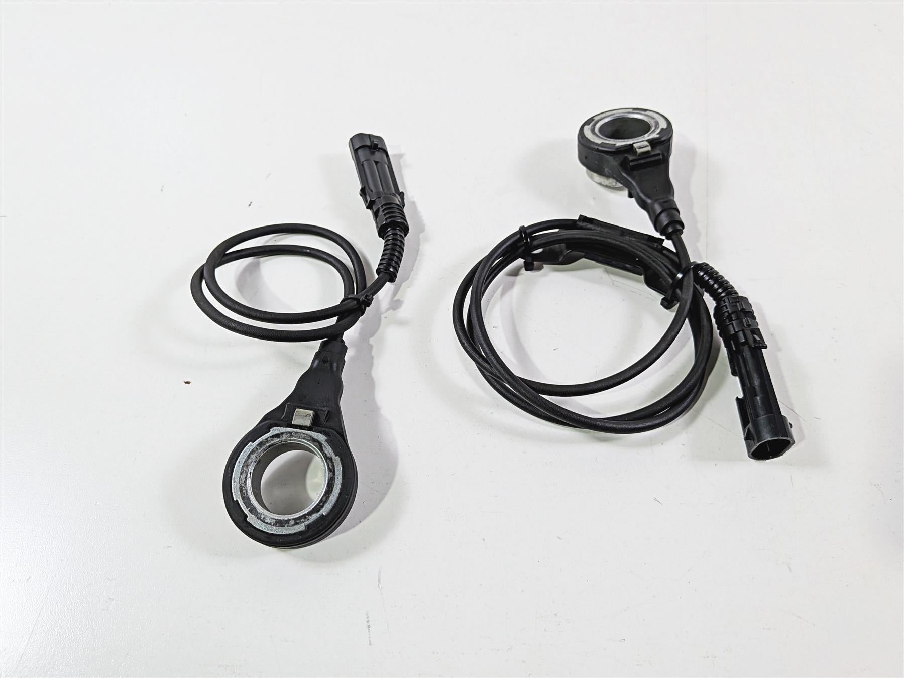 2014 Harley Touring FLHTK Electra Glide Abs Brake Wheel Speed Sensor Set 32700015-Mototech271