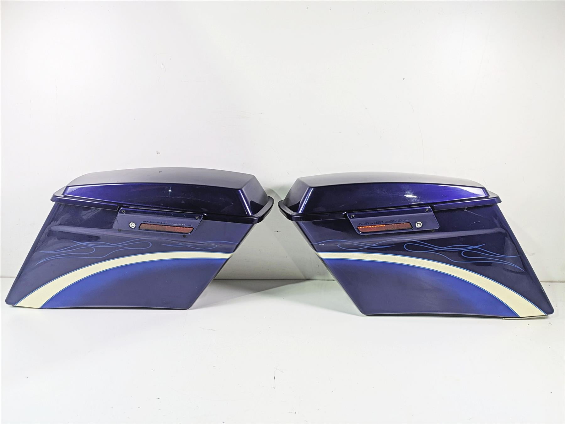 2010 Harley Touring FLHXSE CVO Street Glide Saddlebag Set Candy Condor 92464-10 {{ shop.shopifyCountryName }} - Mototech271
