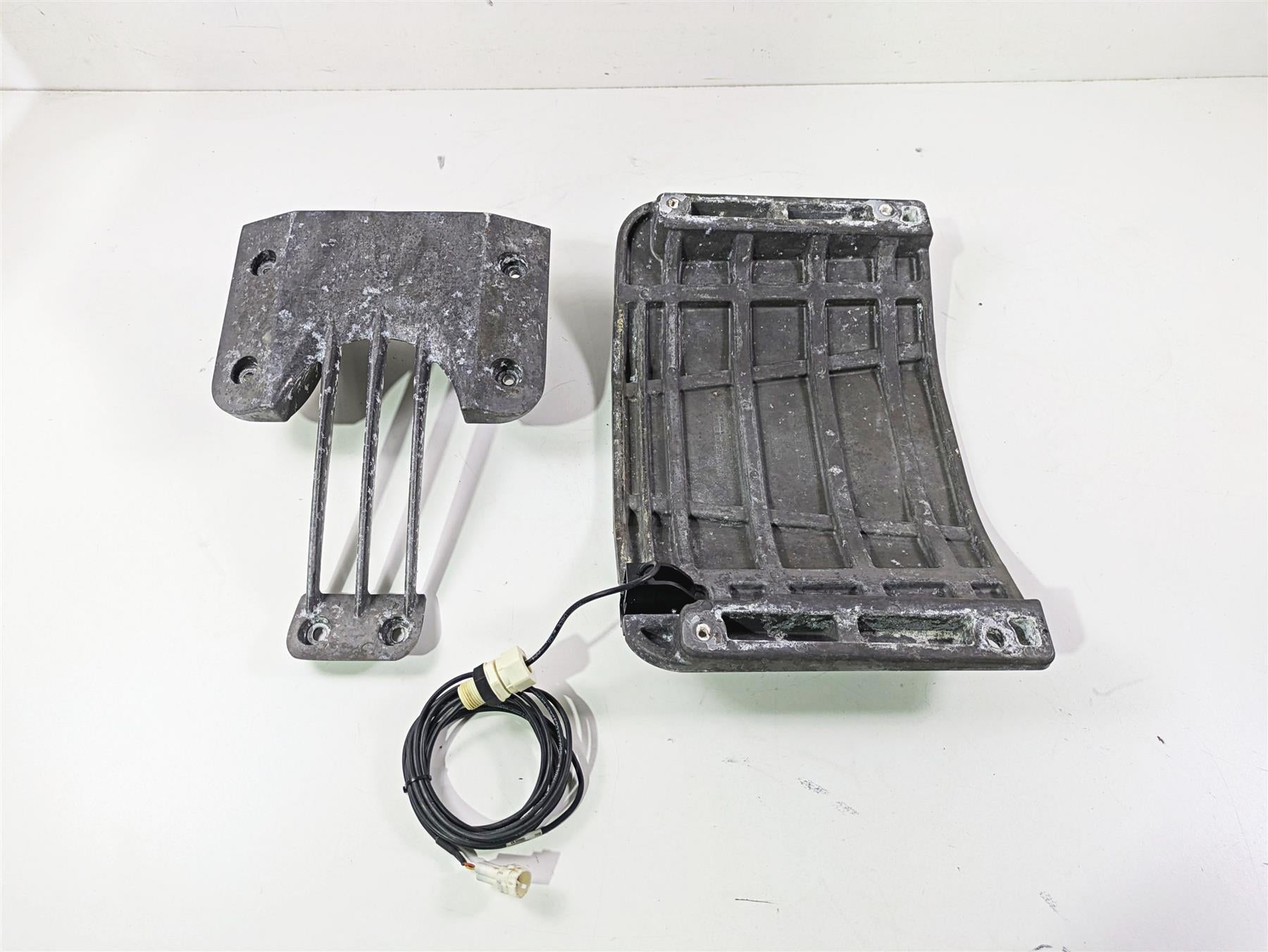 2019 Yamaha VX Cruiser HO 1800 Skid Plate Speed Sensor Set F2W-U273B-00-00 {{ shop.shopifyCountryName }} - Mototech271