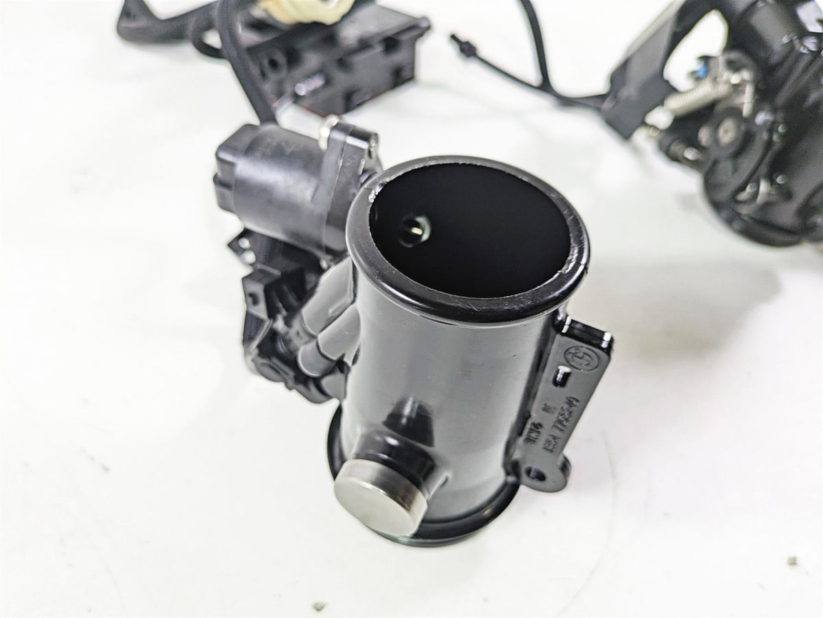 2015 BMW R nineT K21 Throttle Body & Junction Set 13547705239 13547705240 {{ shop.shopifyCountryName }} - Mototech271