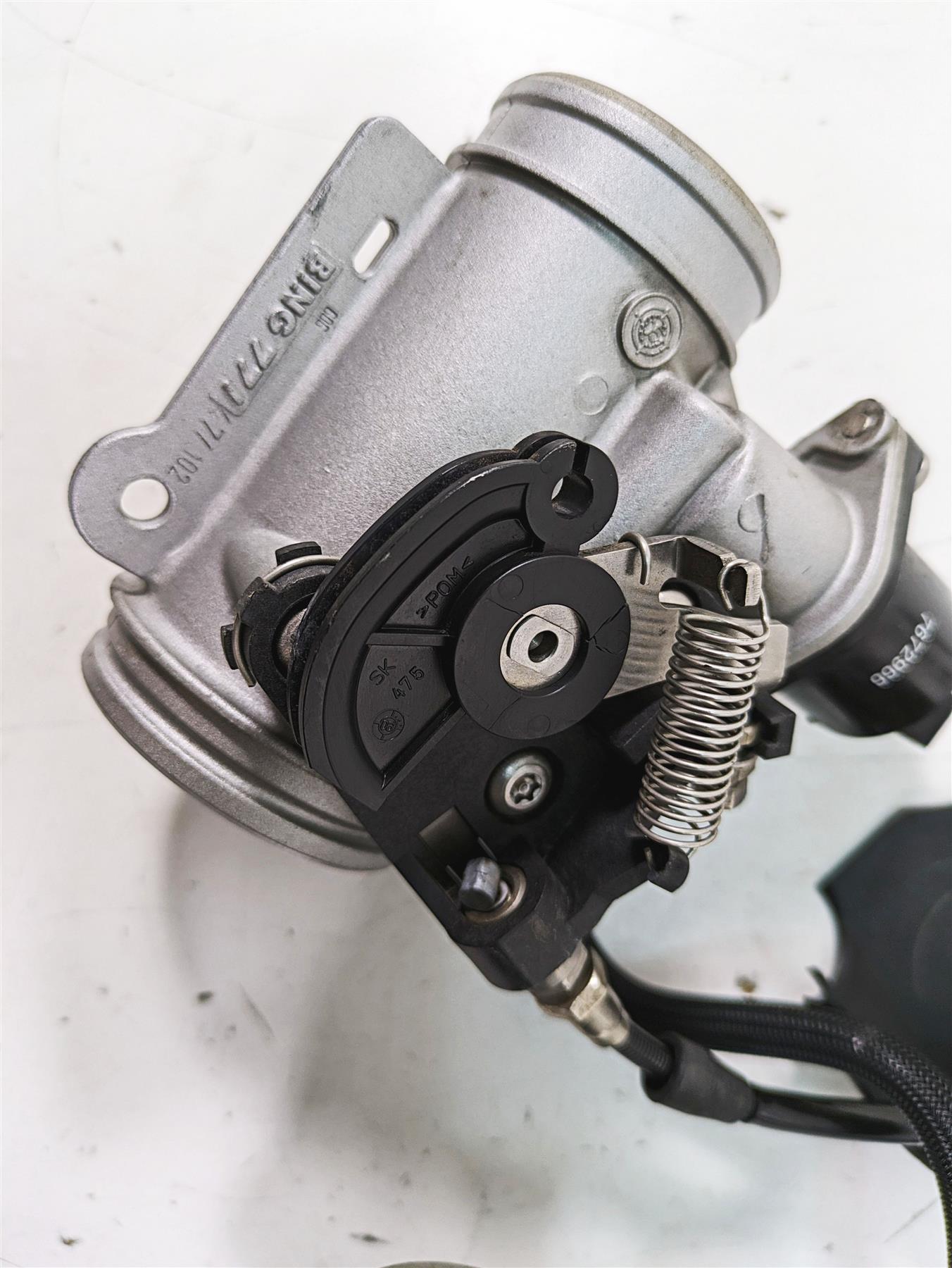 2007 BMW R1200GS K255 Adv Throttle Body Bodies Set & Cables - Read 13547672731 {{ shop.shopifyCountryName }} - Mototech271
