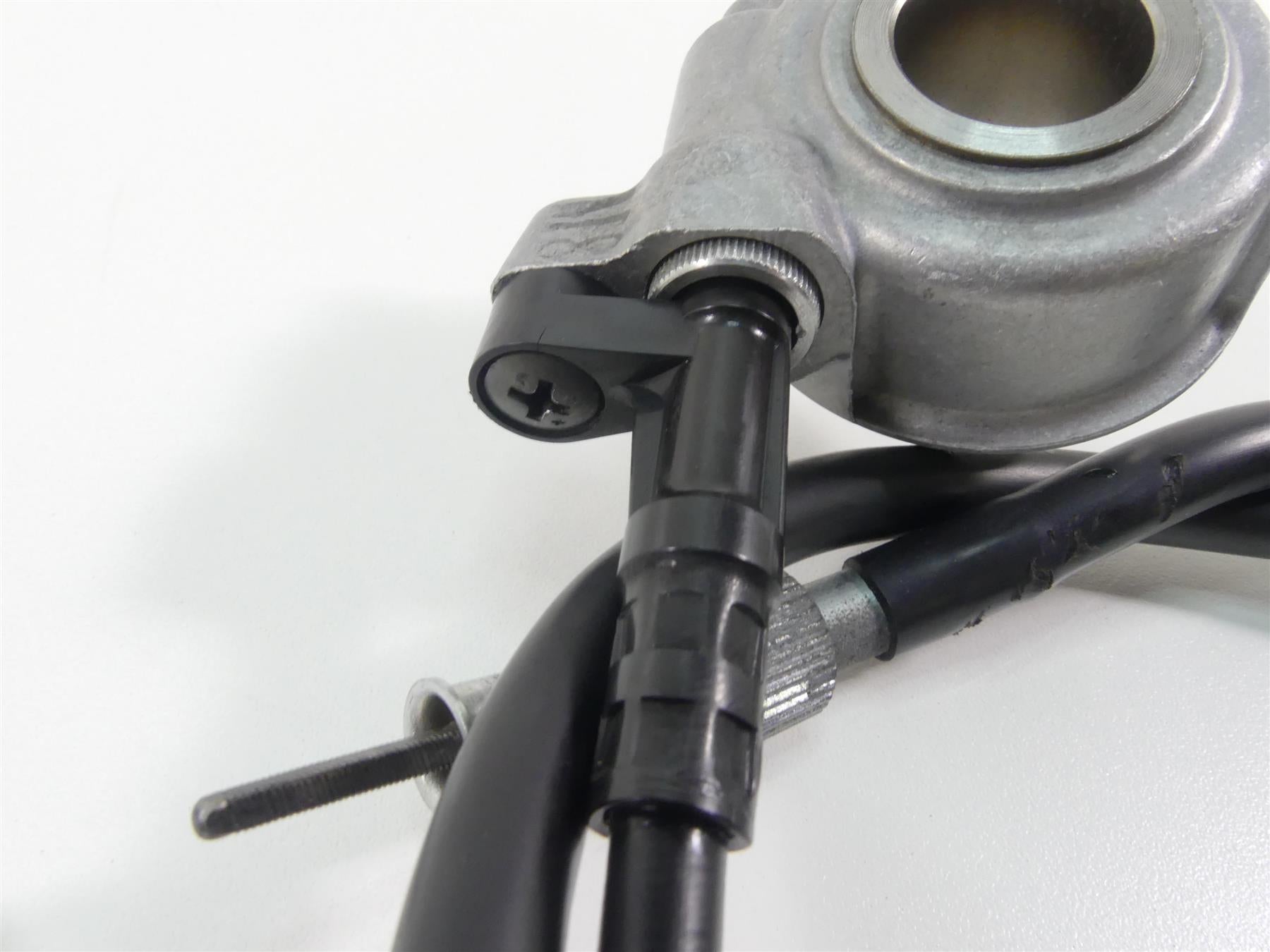 2007 Honda VT1100 C2 Shadow Speedometer Drive Gear Hub Cable 44800-MM8-003 {{ shop.shopifyCountryName }} - Mototech271