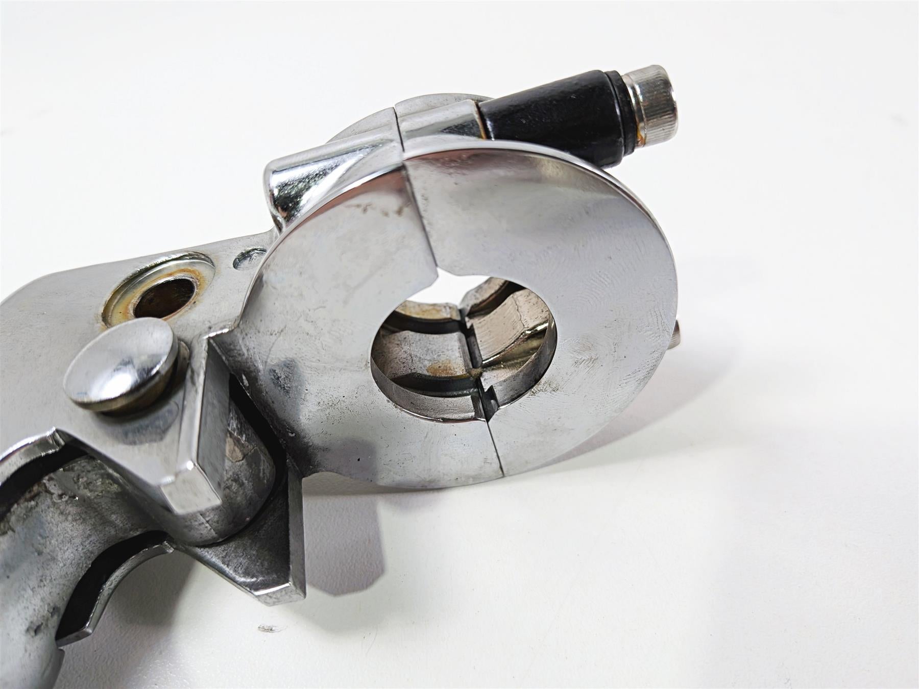 1993 Harley Touring FLHTCU Electra Glide Chrome Clutch Perch & Lever 38608-82B {{ shop.shopifyCountryName }} - Mototech271