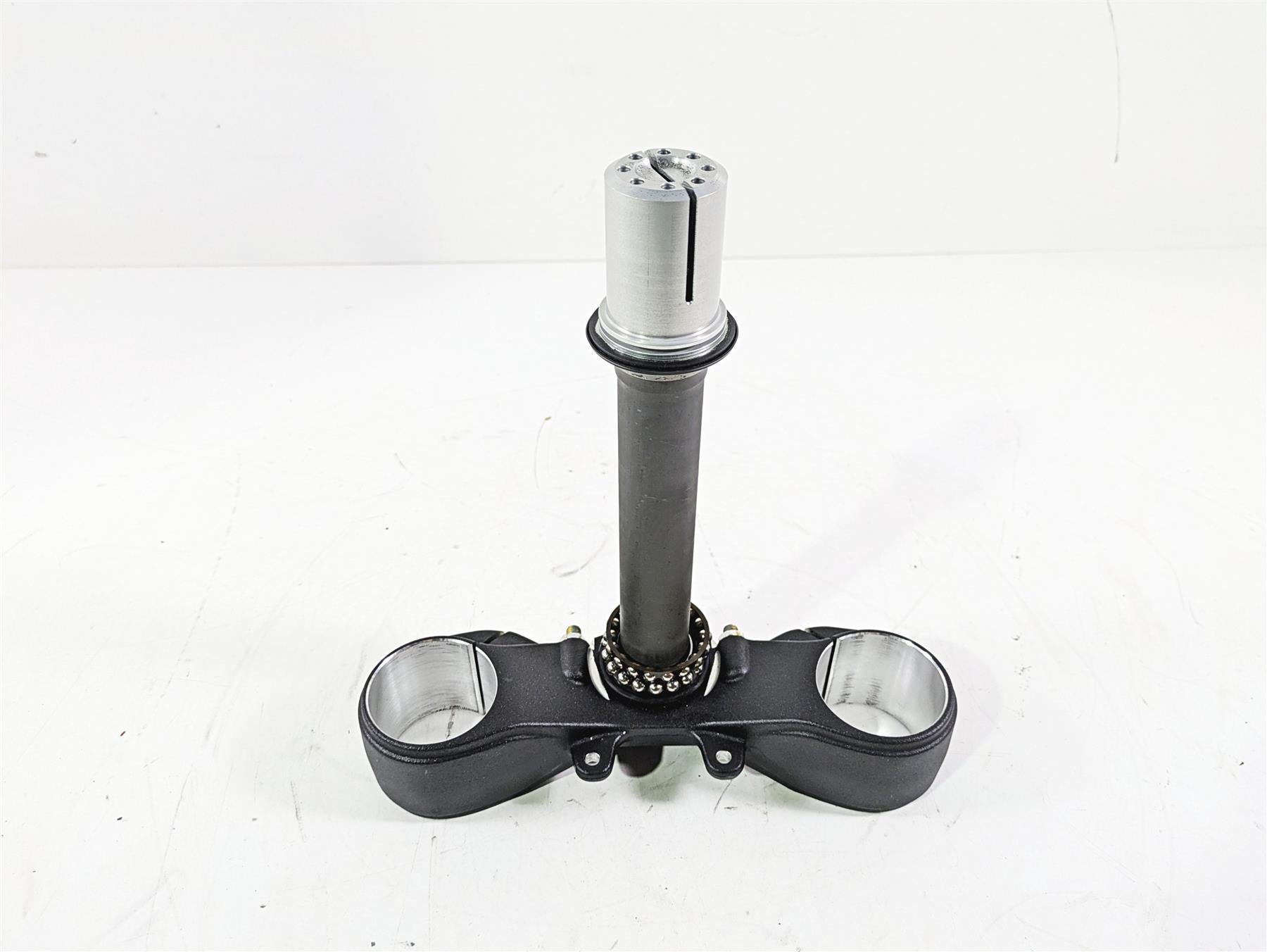 2018 Ducati Hypermotard 939 SP Lower Triple Tree 58mm For Ohlins Fork 34220762AA {{ shop.shopifyCountryName }} - Mototech271