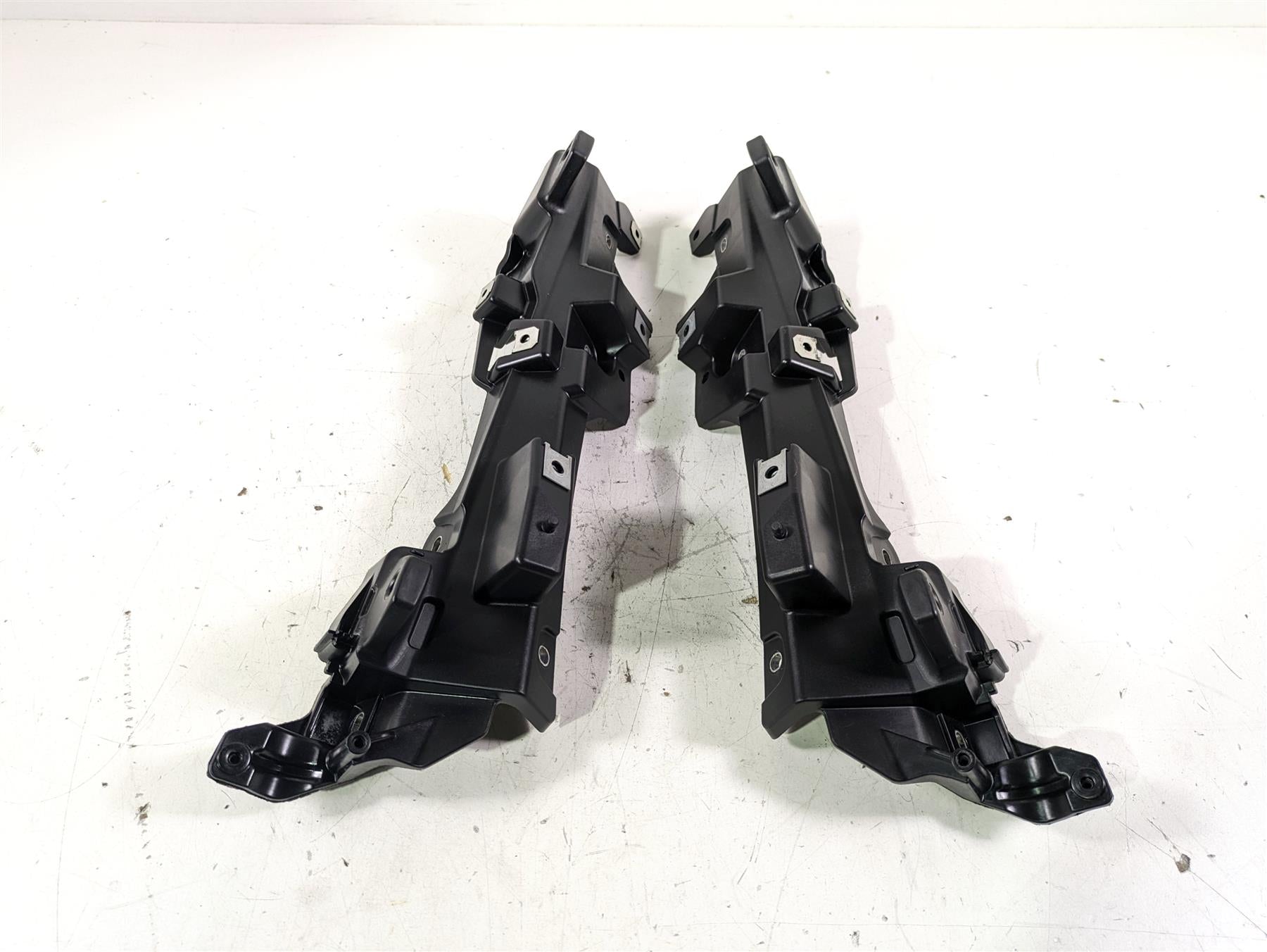 2022 BMW R1250 RT K052 Saddlebag Holder Carrier Set 46547728665 46547728666 {{ shop.shopifyCountryName }} - Mototech271